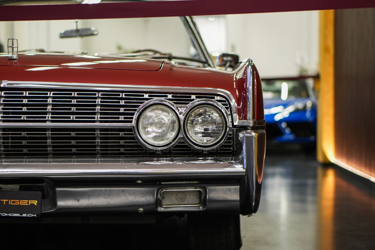 LINCOLN CONTINENTAL-showroom-element-3
