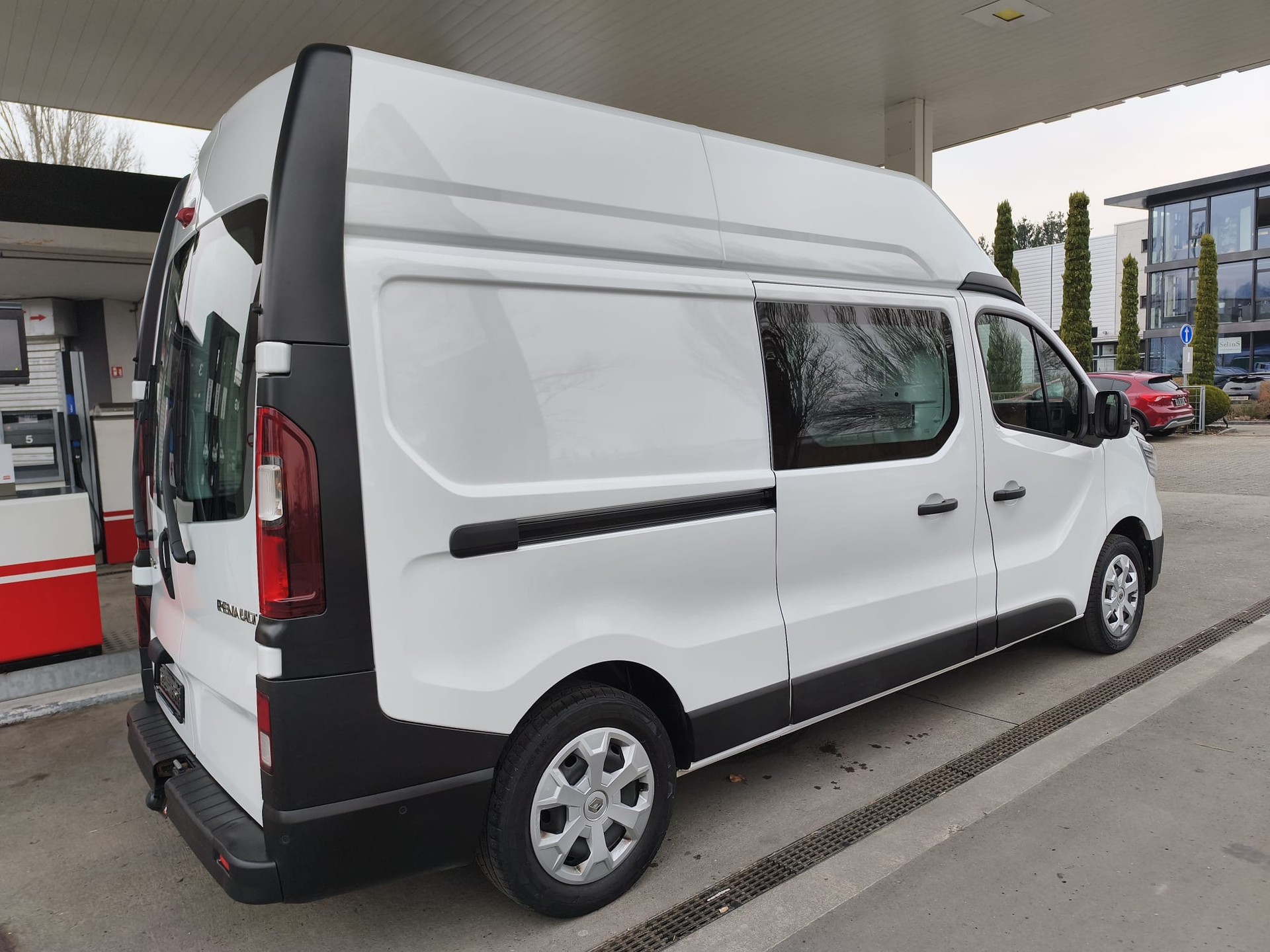 RENAULT Trafic 2.0 Blue dCi 150 Business L1H2 EN-image-3