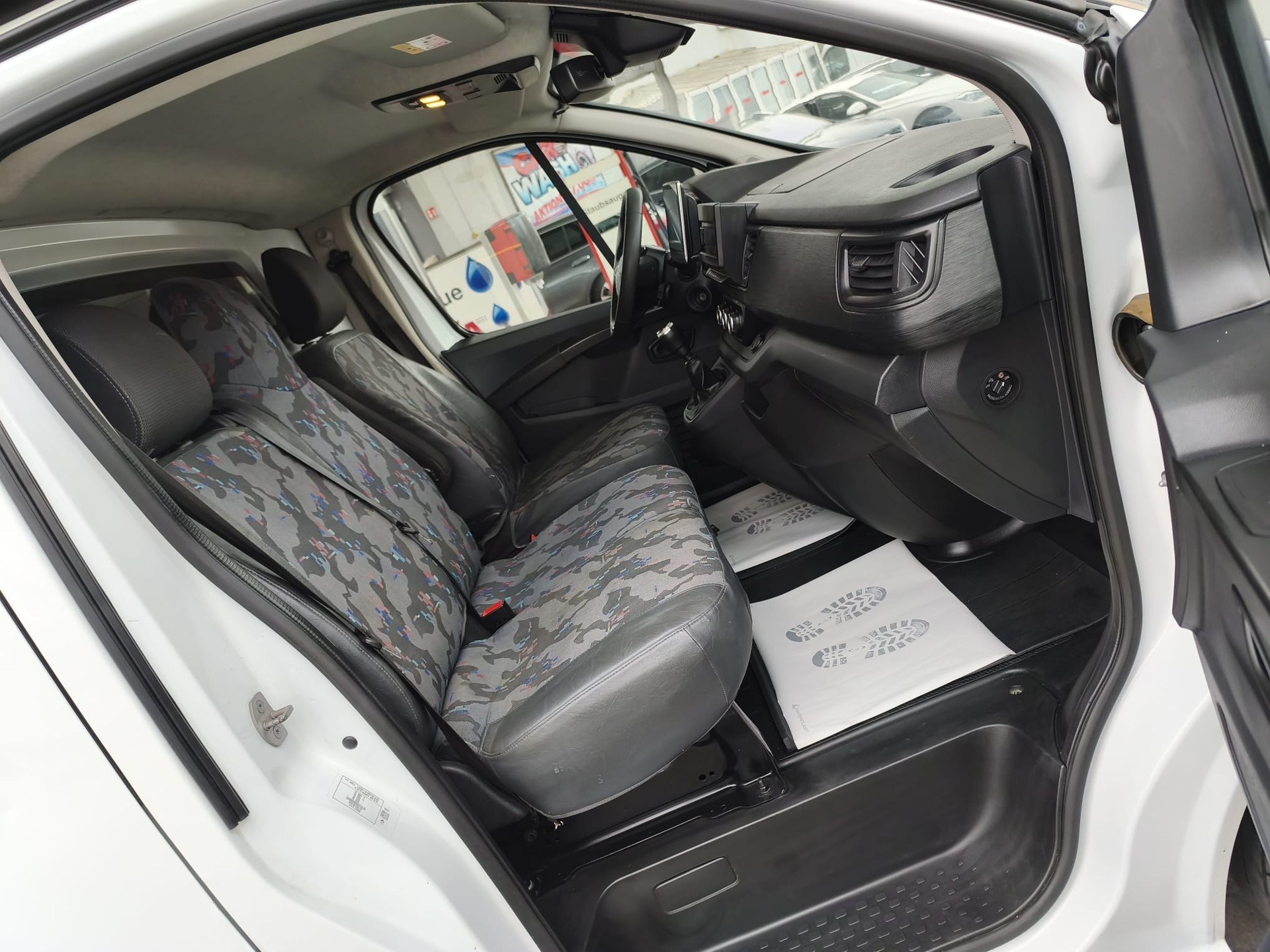 RENAULT Trafic 2.0 Blue dCi 150 Business L1H2 EN-image-13