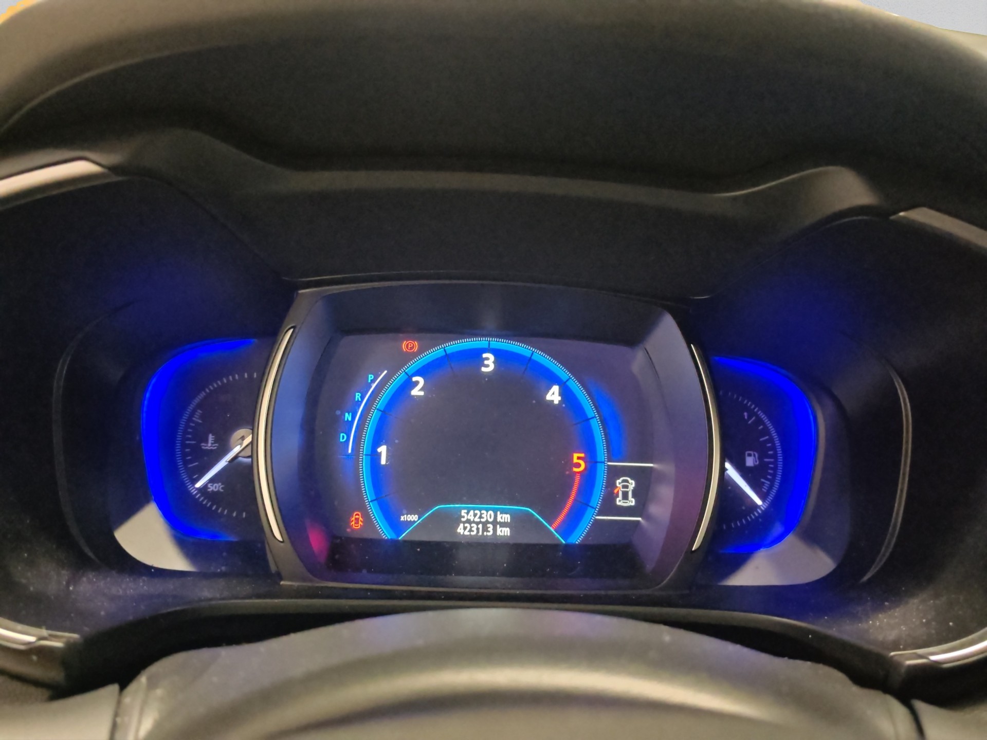 RENAULT Koleos 2.0 dCi Initiale Paris 4WD Xtronic CVT-image-10