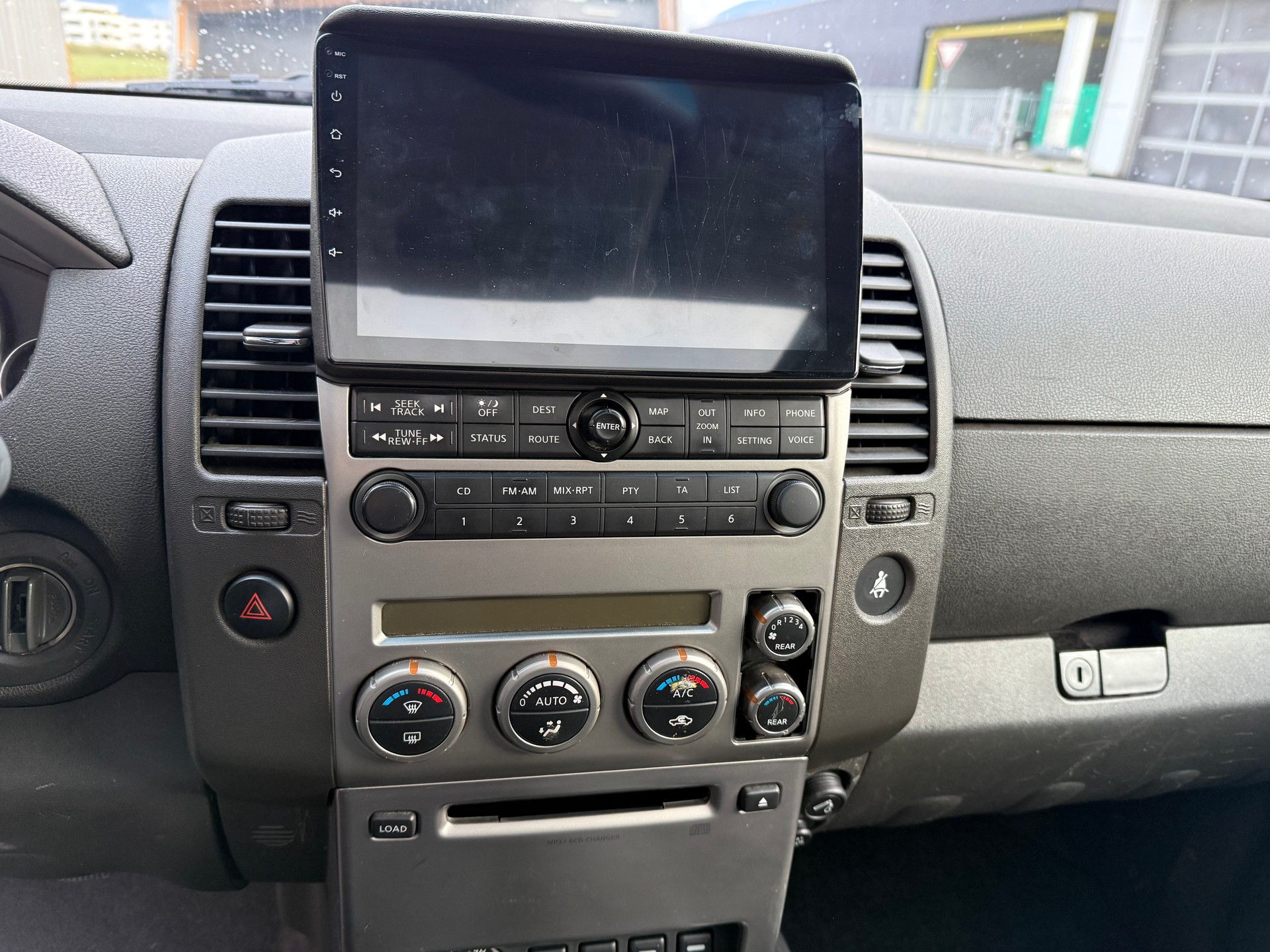 NISSAN Pathfinder 2.5 7 PLACES — ATTELAGE 3000 KG-image-17