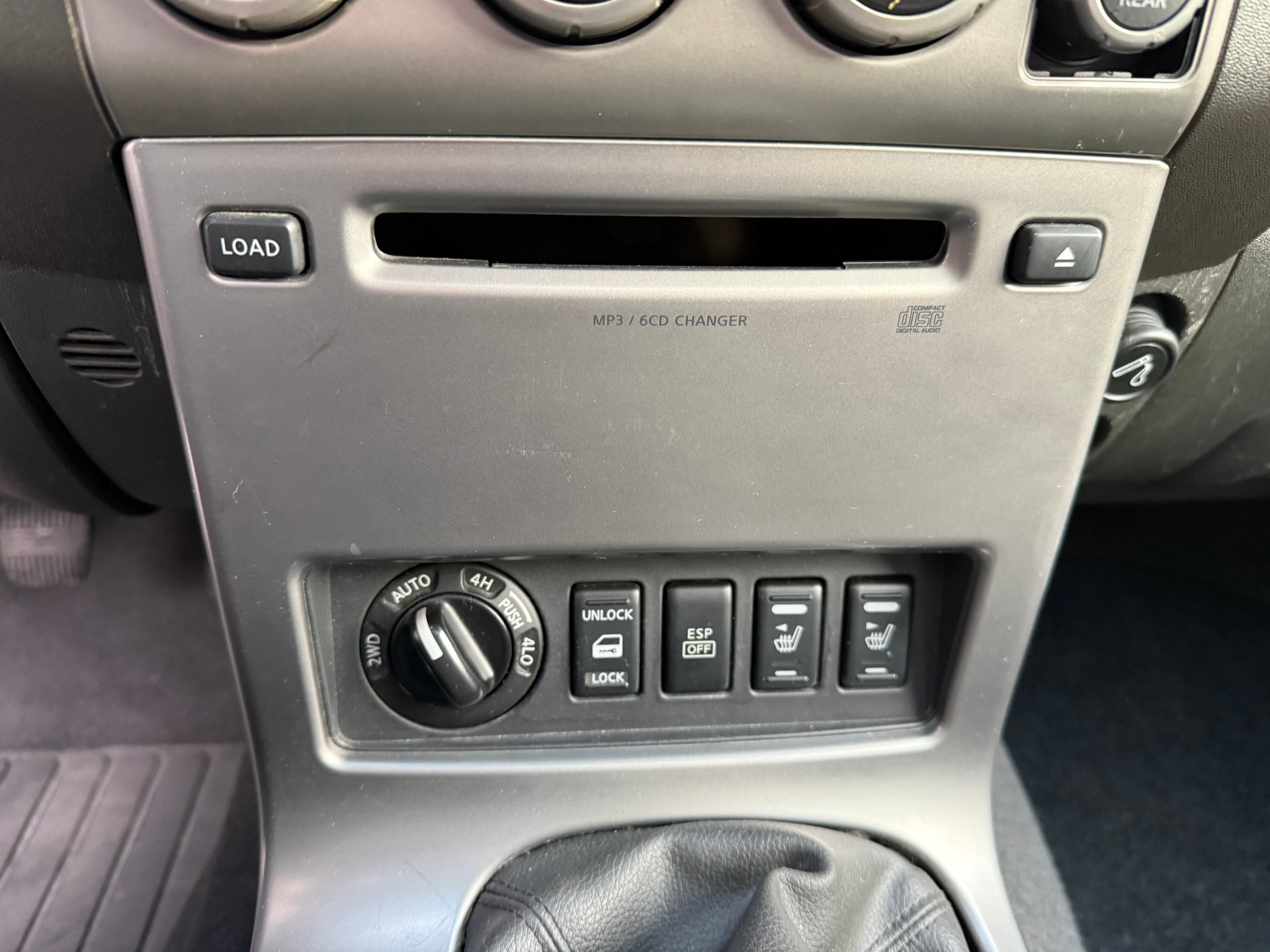 NISSAN Pathfinder 2.5 7 PLACES — ATTELAGE 3000 KG-image-18