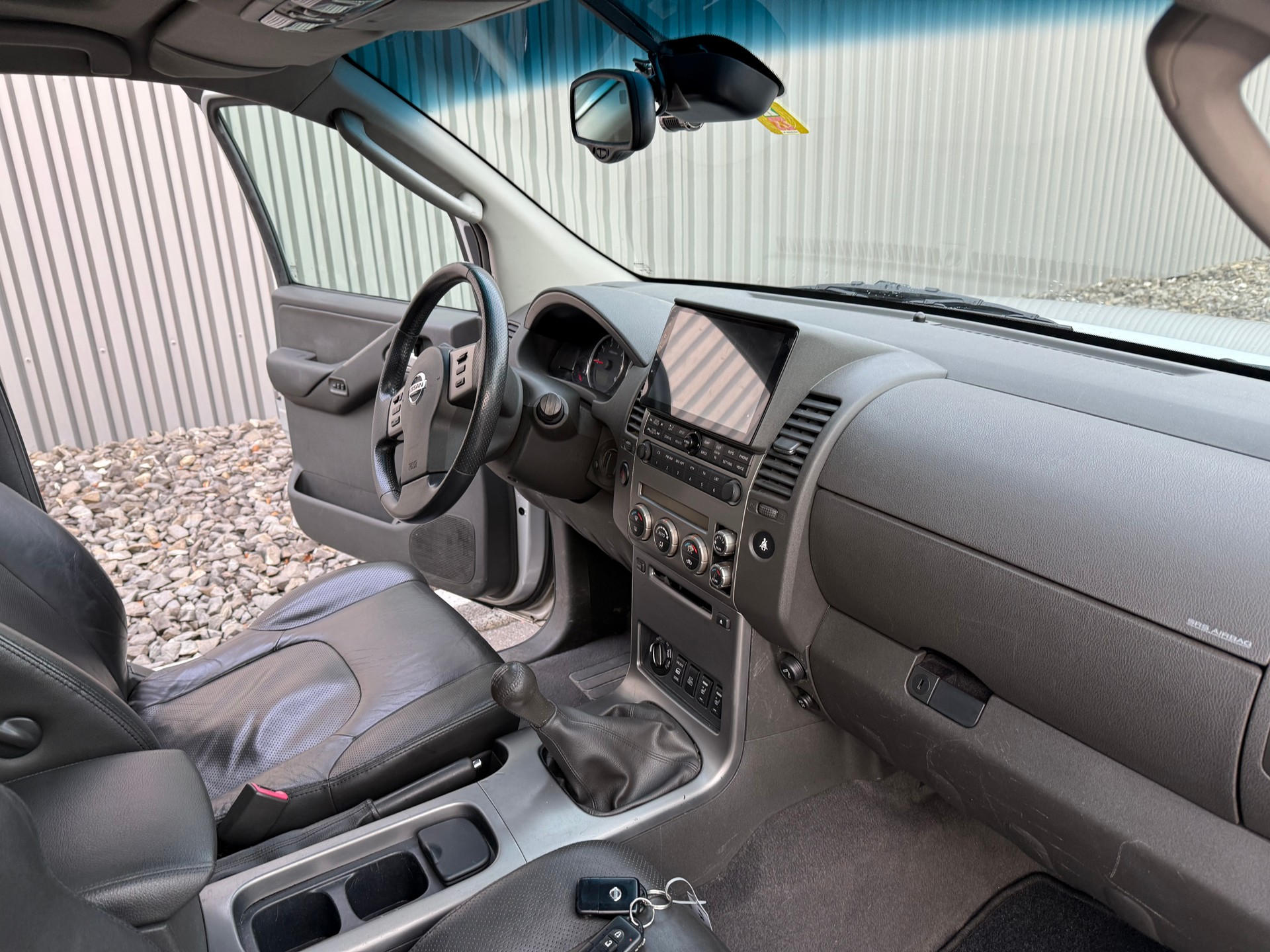 NISSAN Pathfinder 2.5 7 PLACES — ATTELAGE 3000 KG-image-24