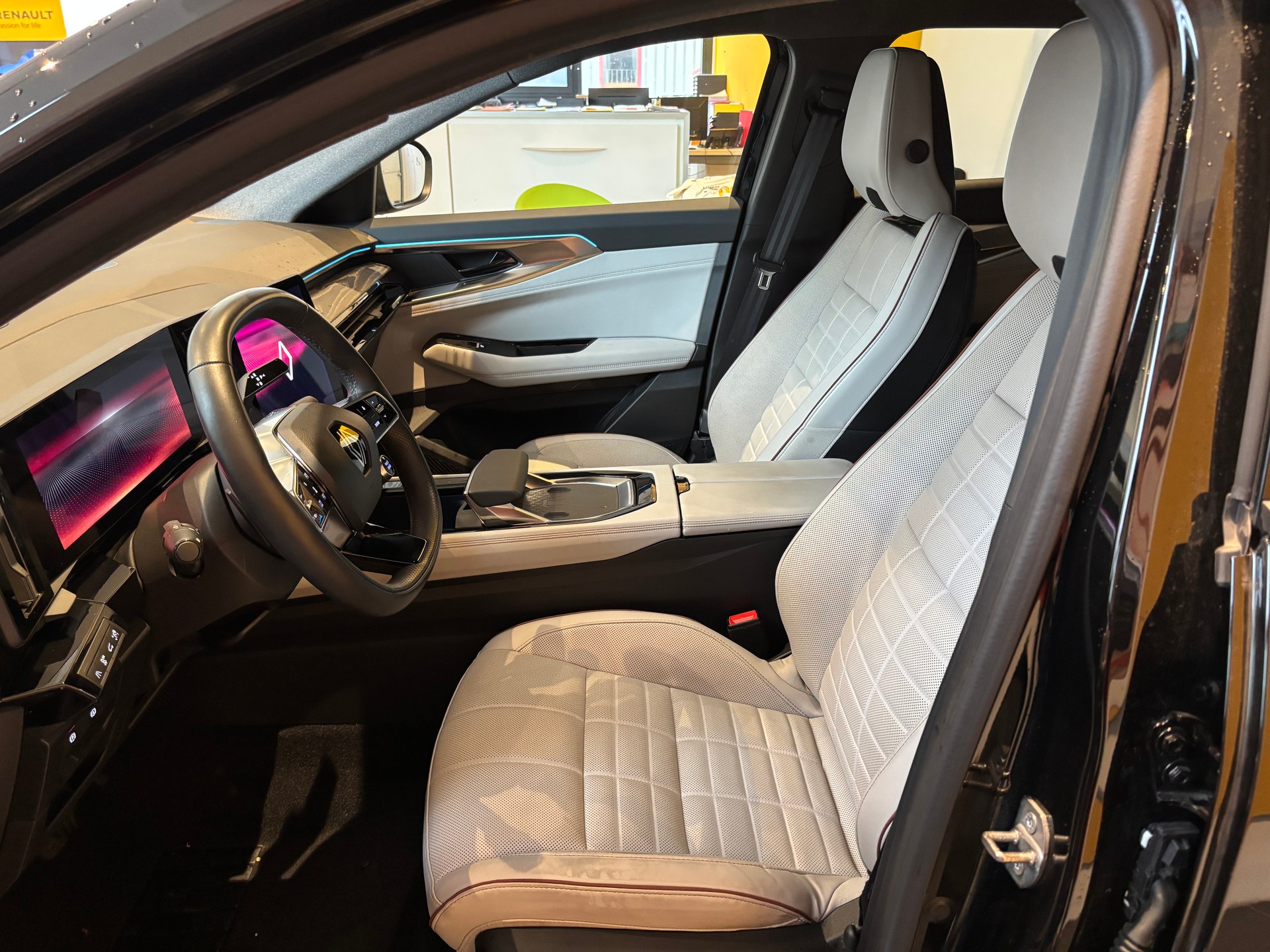 RENAULT Espace 1.2 E-Tech 200 Iconic 7-Sitze-image-11