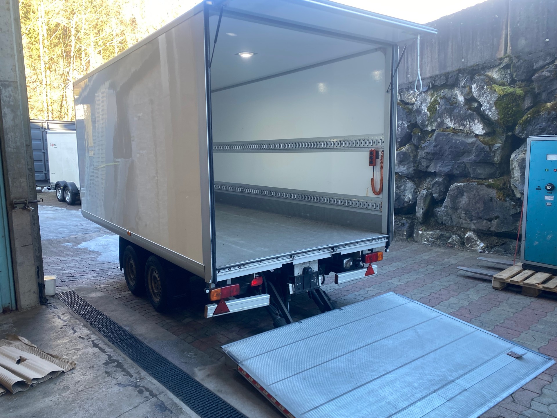 FANKHAUSER 3,5t Hebebühne-image-5