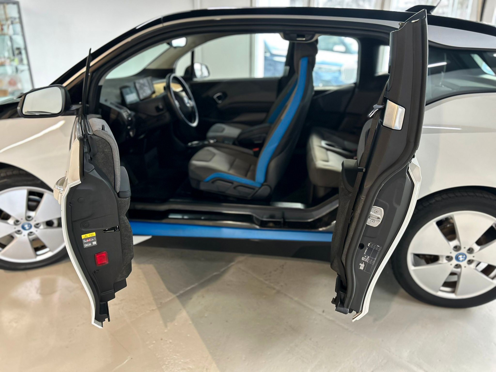 BMW i3 (120Ah) Fleet Edition-image-10