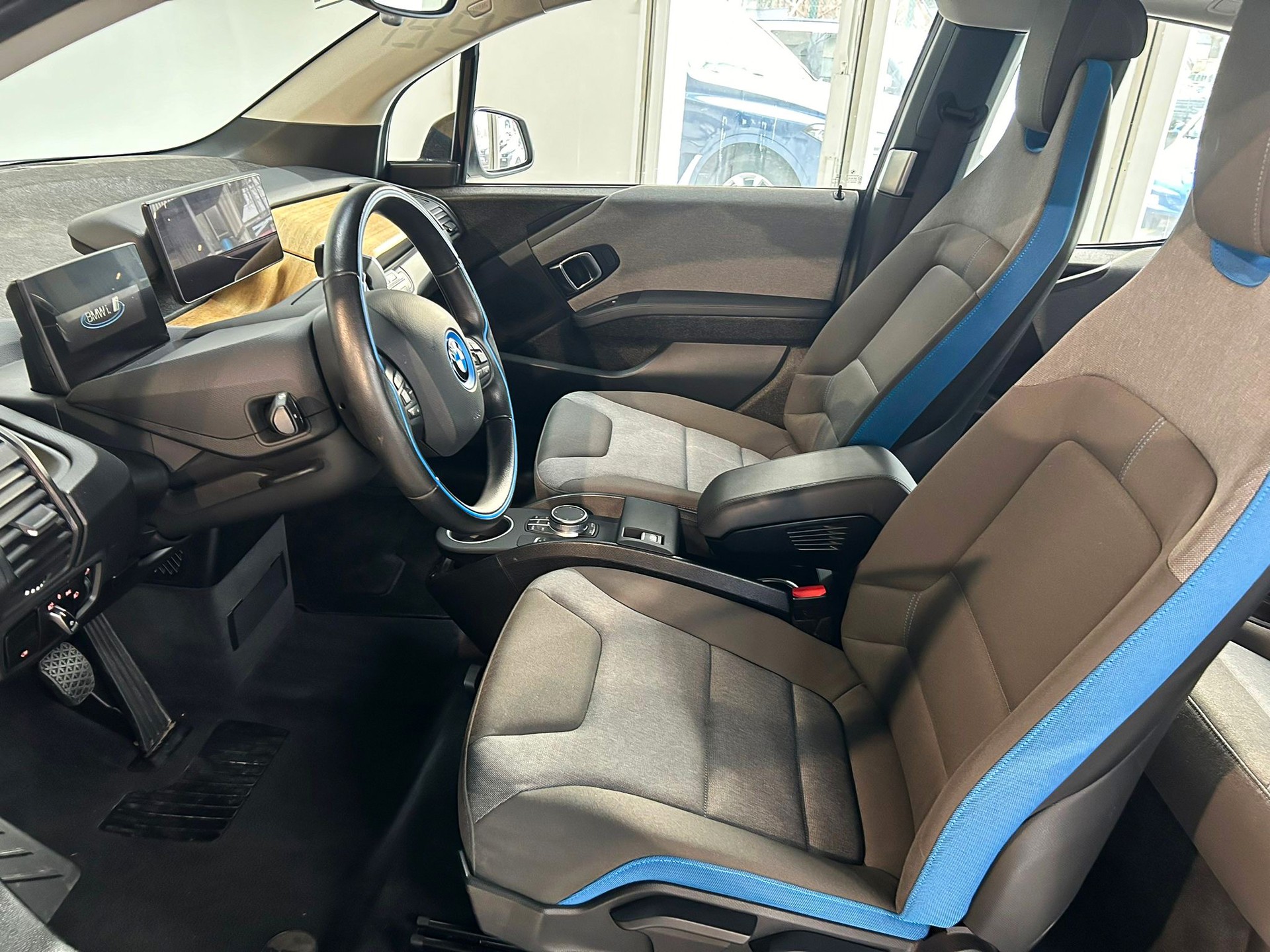 BMW i3 (120Ah) Fleet Edition-image-12