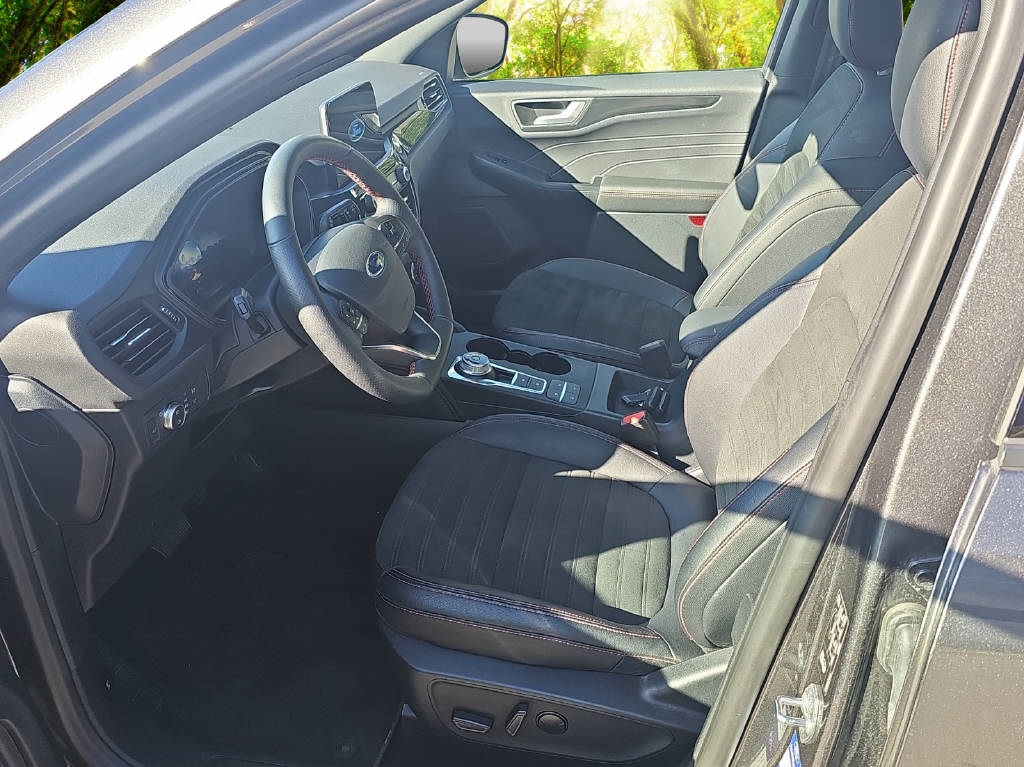 FORD Kuga 2.5 Hybrid ST-Line X 4x4-image-5