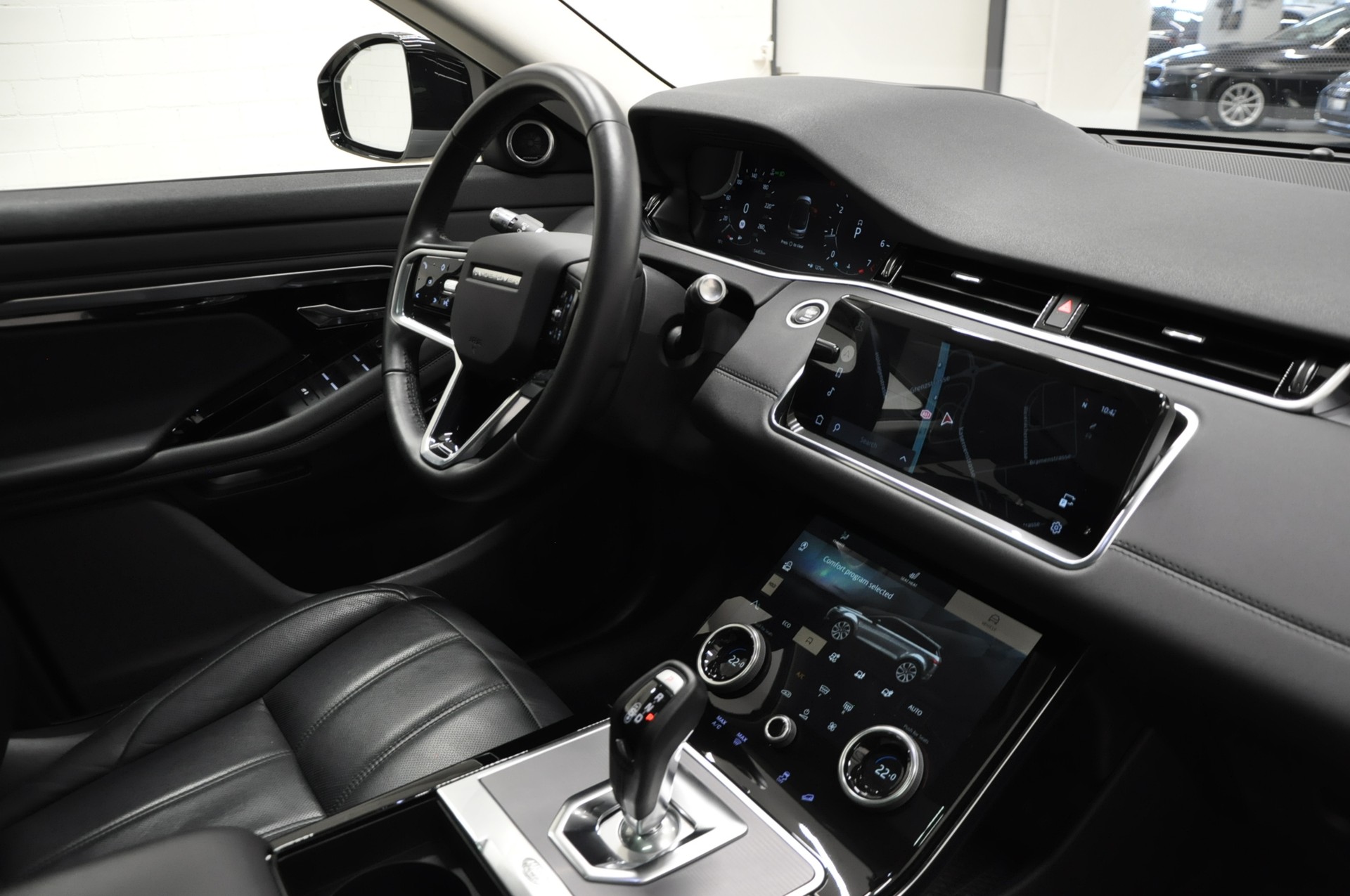 LAND ROVER Range Rover Evoque P 200 MHEV SE AT9-image-13