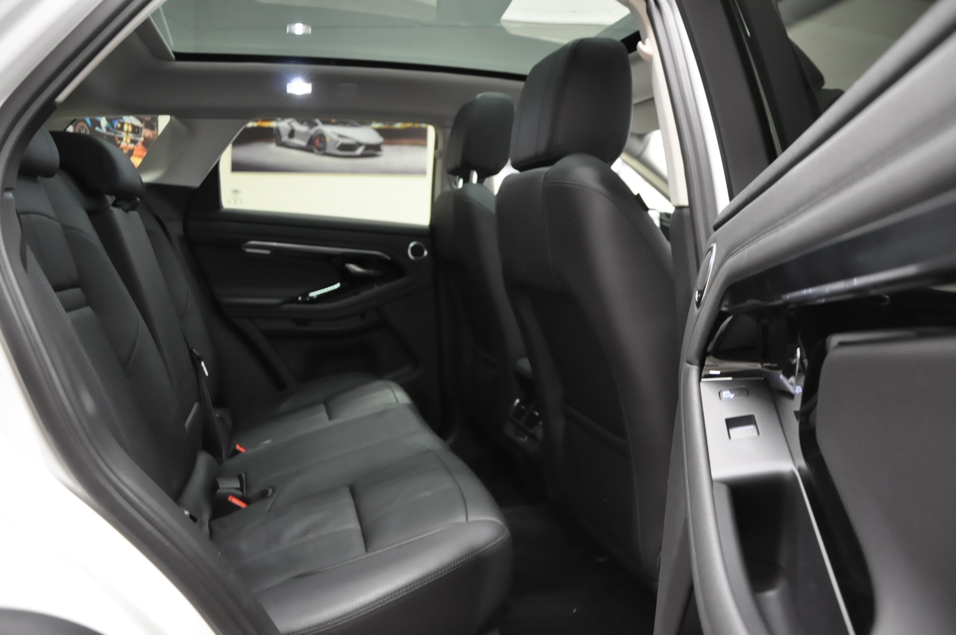 LAND ROVER Range Rover Evoque P 200 MHEV SE AT9-image-16