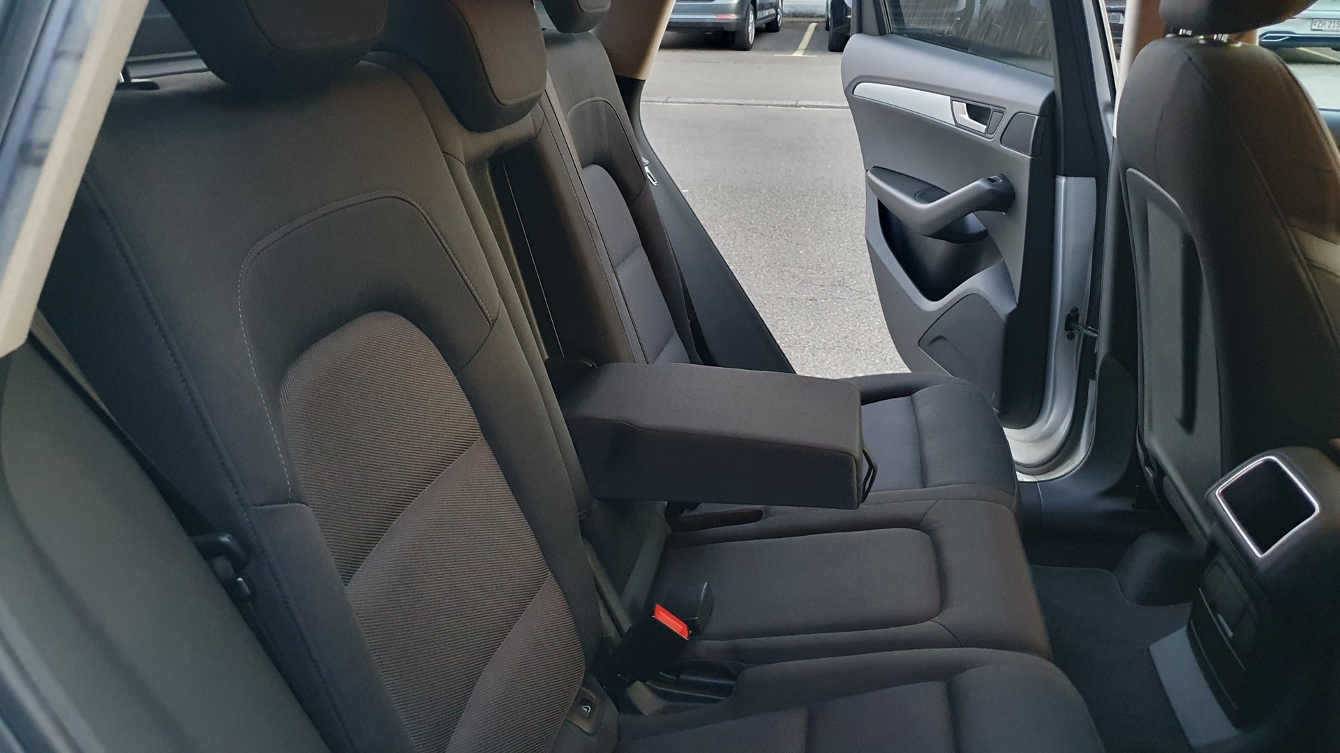 AUDI Q5 2.0 TFSI quattro S-tronic-image-9