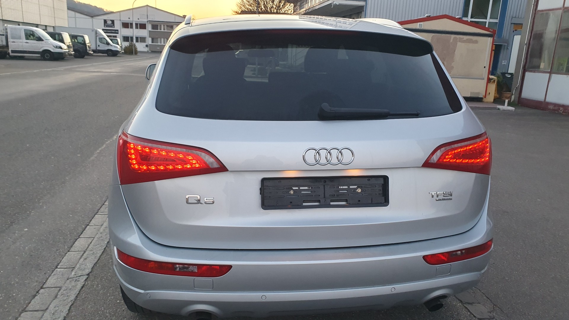 AUDI Q5 2.0 TFSI quattro S-tronic-image-6