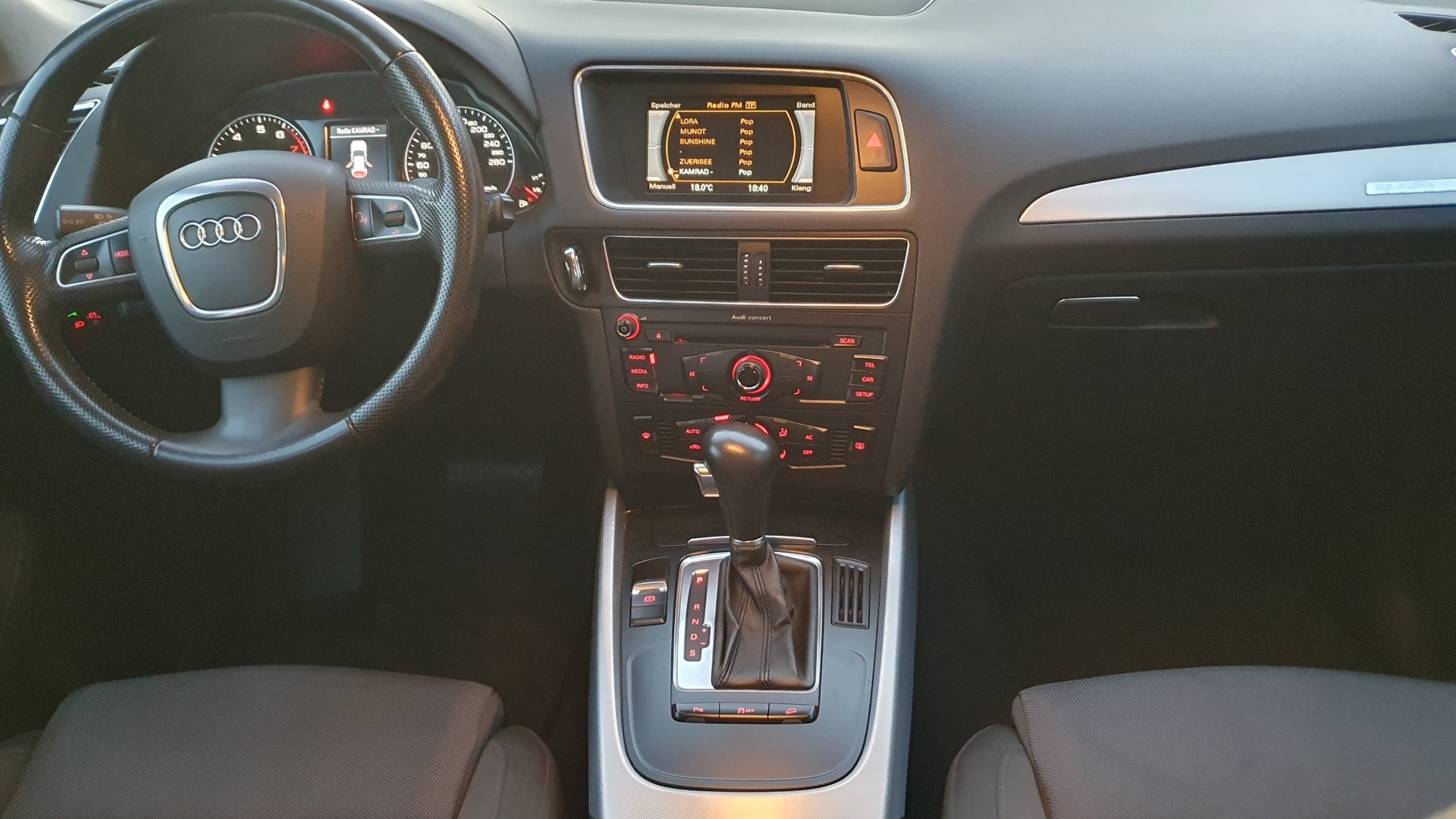AUDI Q5 2.0 TFSI quattro S-tronic-image-10