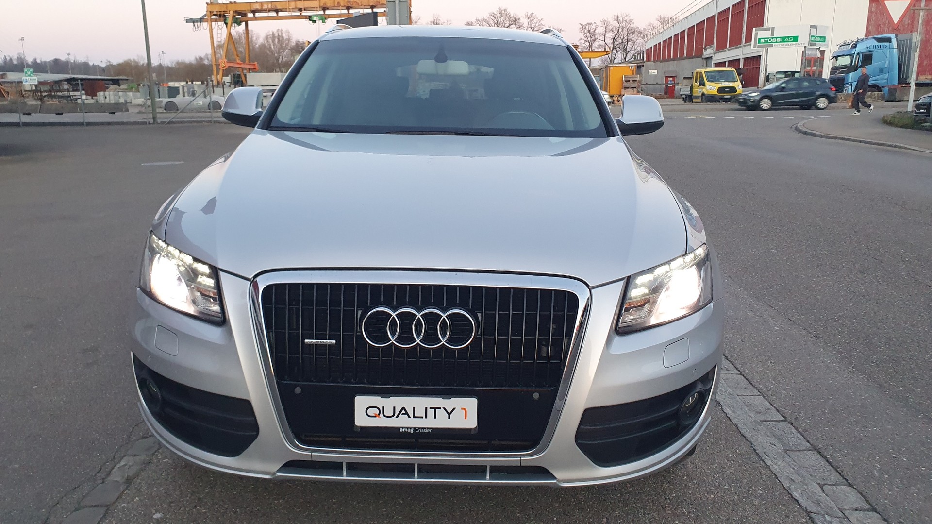 AUDI Q5 2.0 TFSI quattro S-tronic-image-2