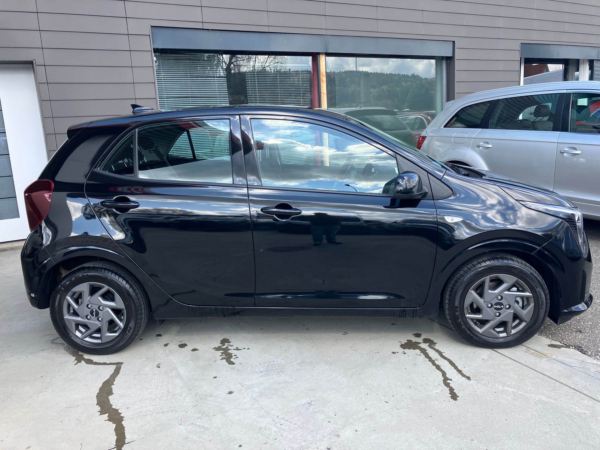 KIA Picanto 1.0 CVVT First Edition Automatic-image-2