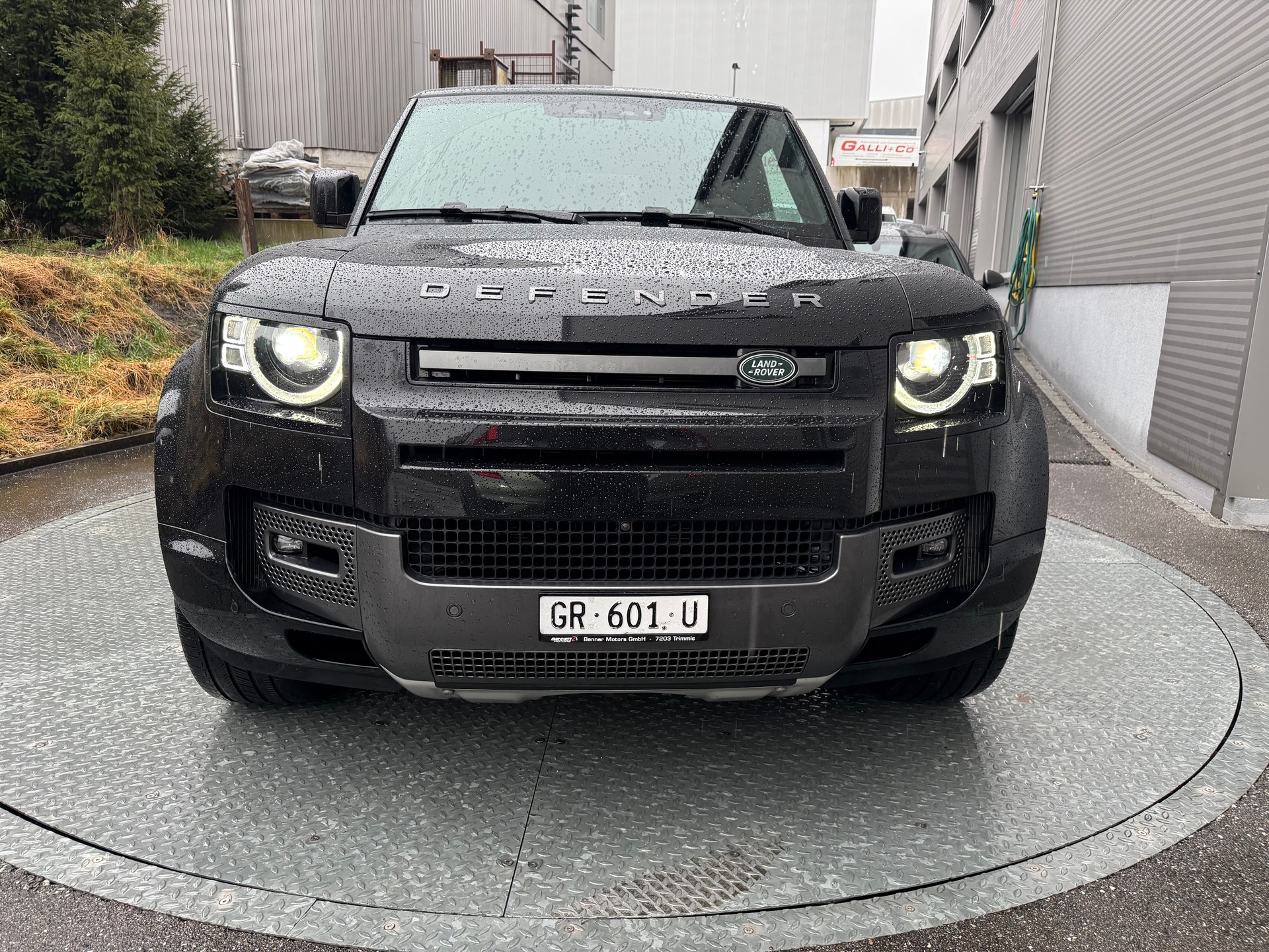 LAND ROVER Defender 90 525 V8 5.0 AT8-image-1