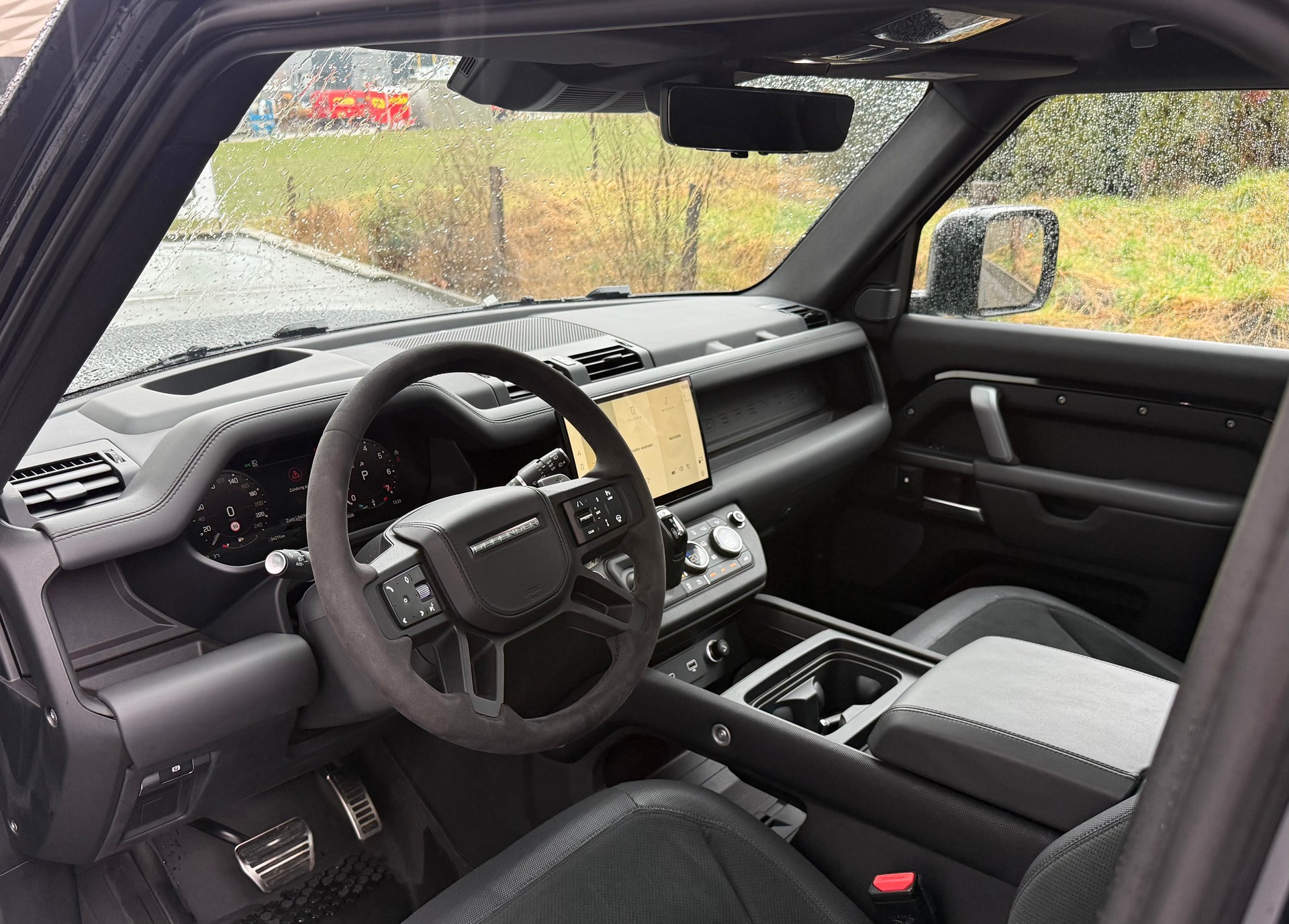 LAND ROVER Defender 90 525 V8 5.0 AT8-image-6