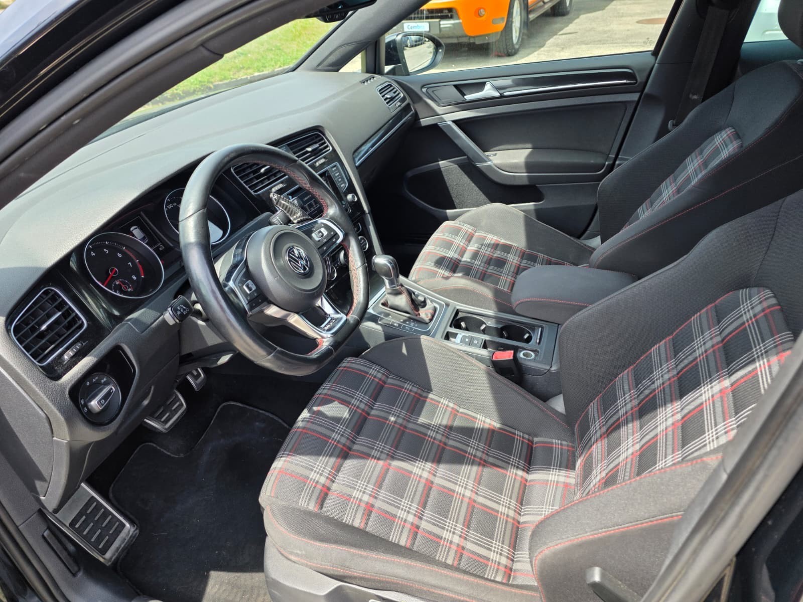 VW Golf 2.0 TSI GTI DSG-image-8