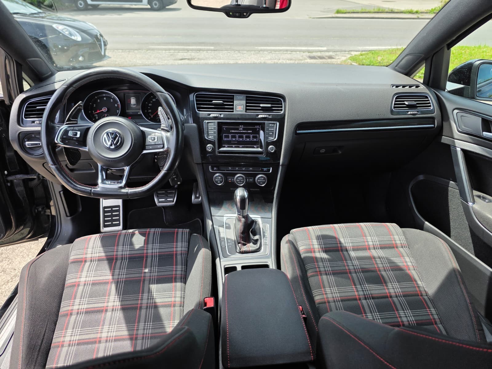 VW Golf 2.0 TSI GTI DSG-image-9