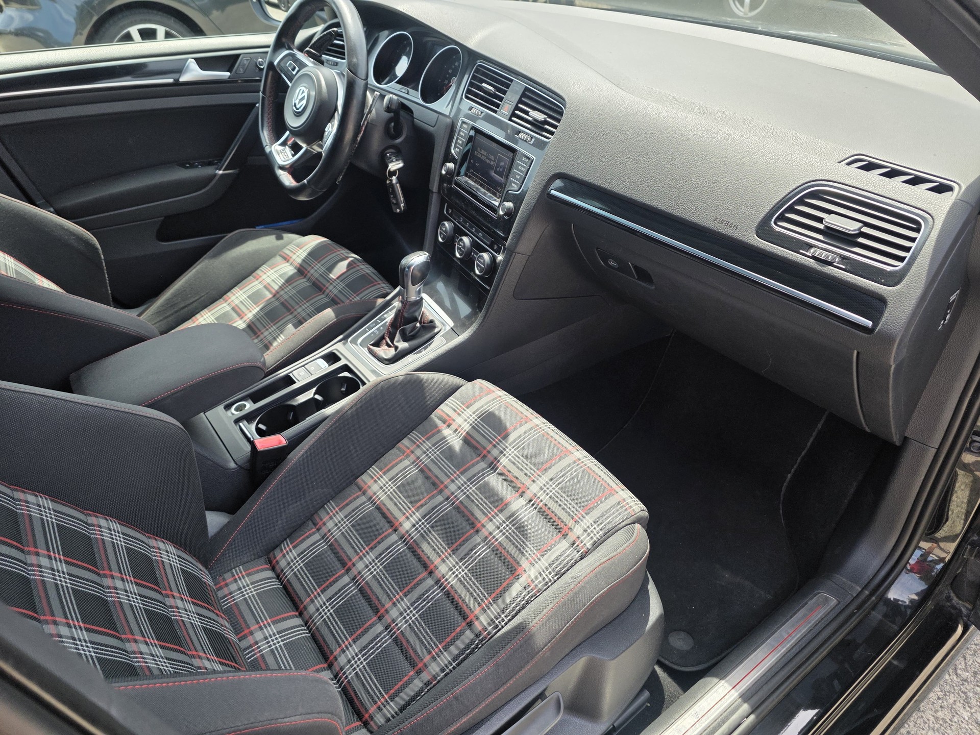VW Golf 2.0 TSI GTI DSG-image-3