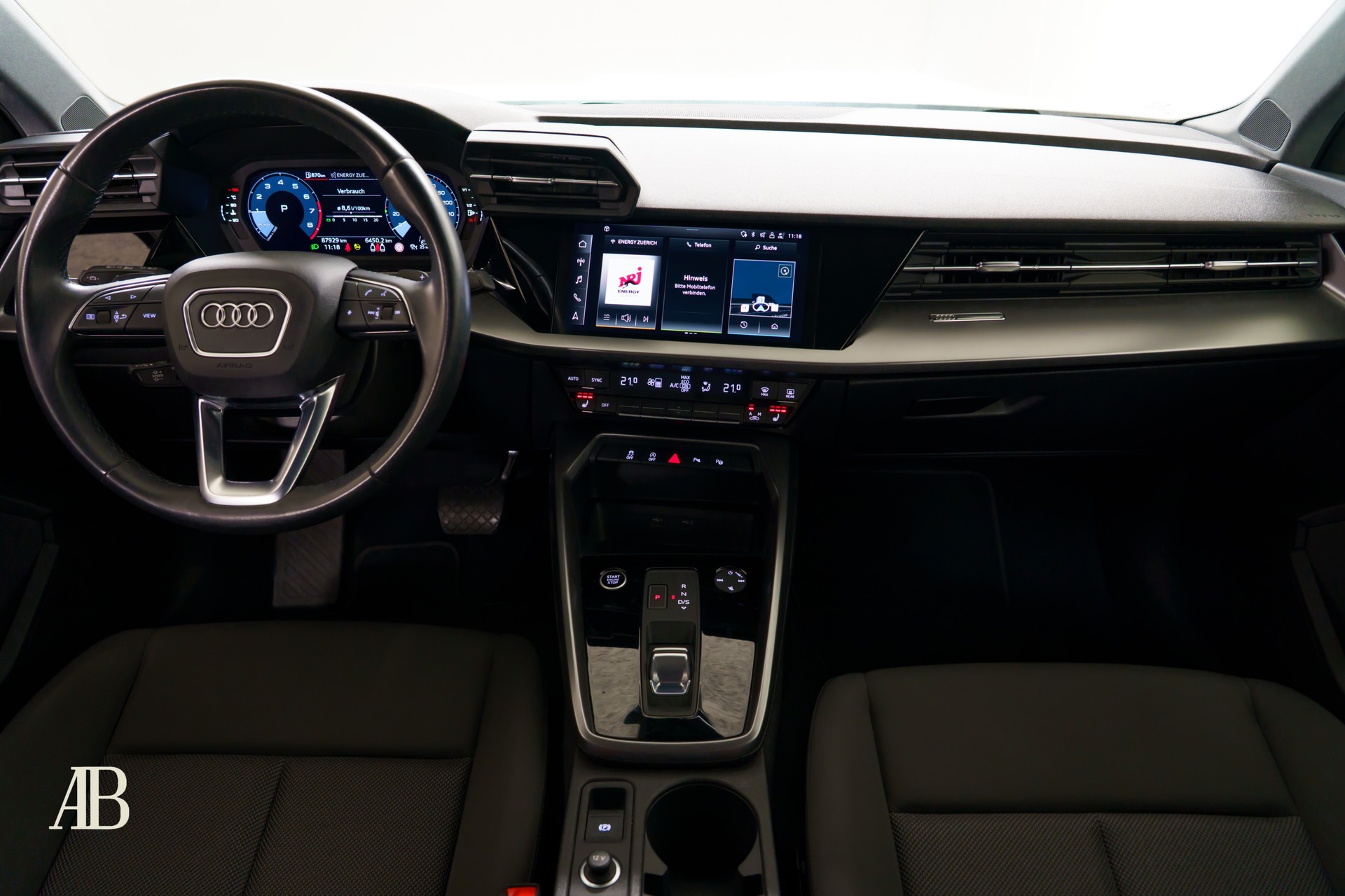 AUDI A3 Sportback 1.5 35 TFSI S-Tronic-image-11
