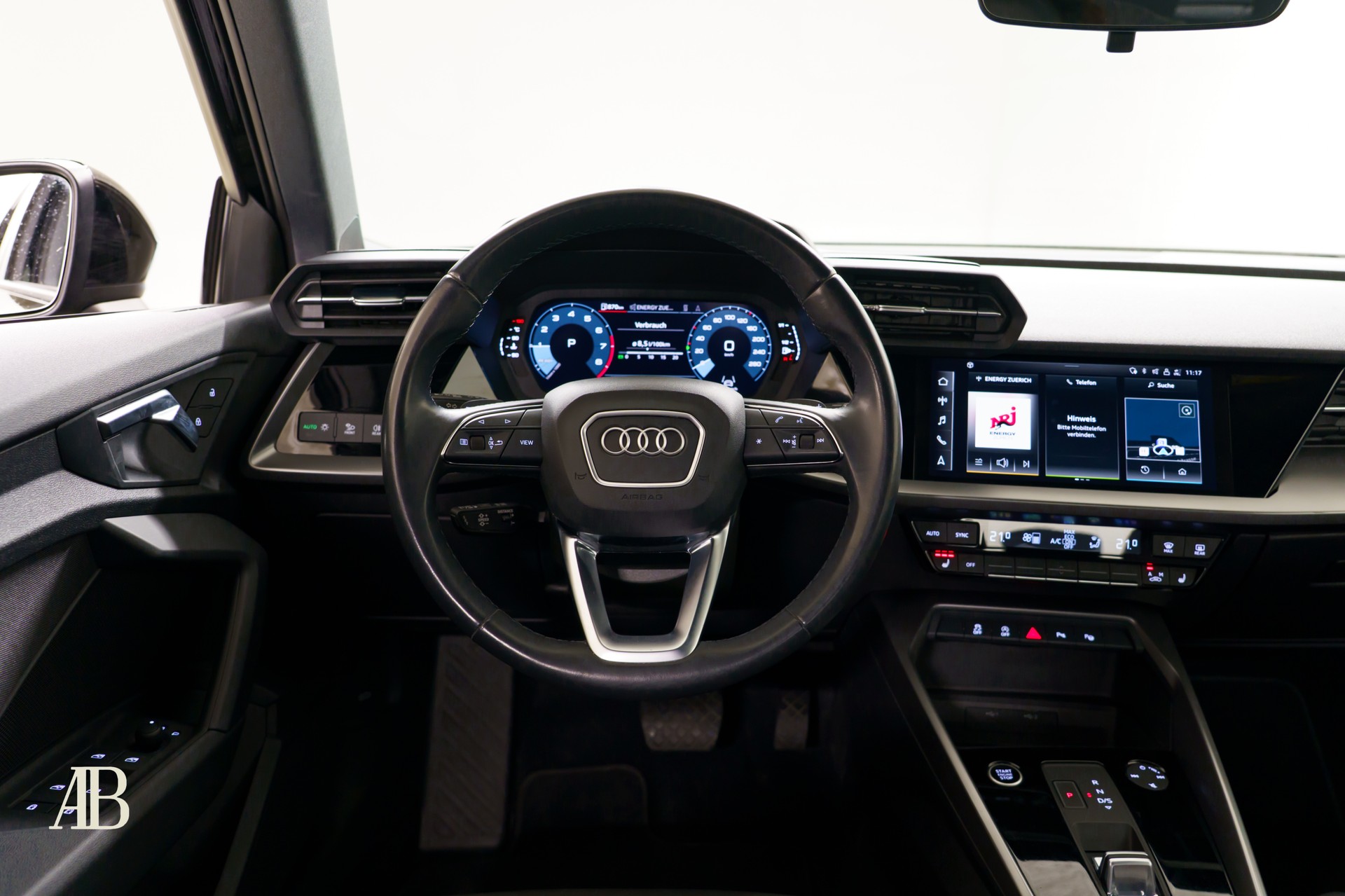 AUDI A3 Sportback 1.5 35 TFSI S-Tronic-image-9