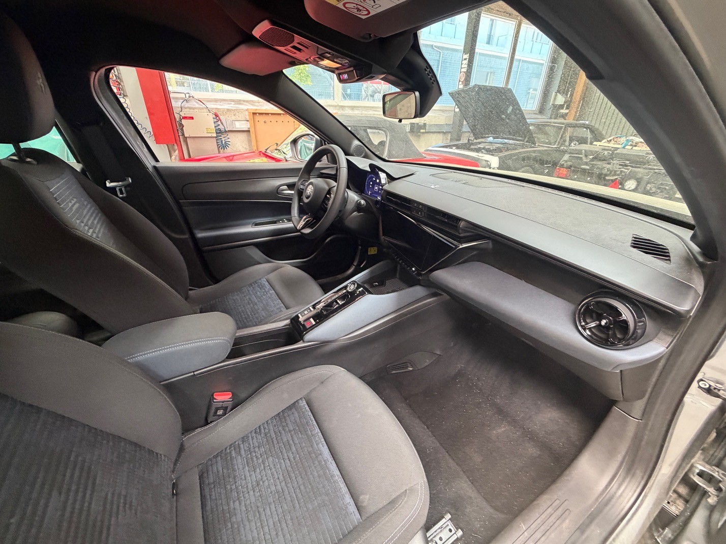 ALFA ROMEO Junior BEV 156 54kWh Sprint-image-6