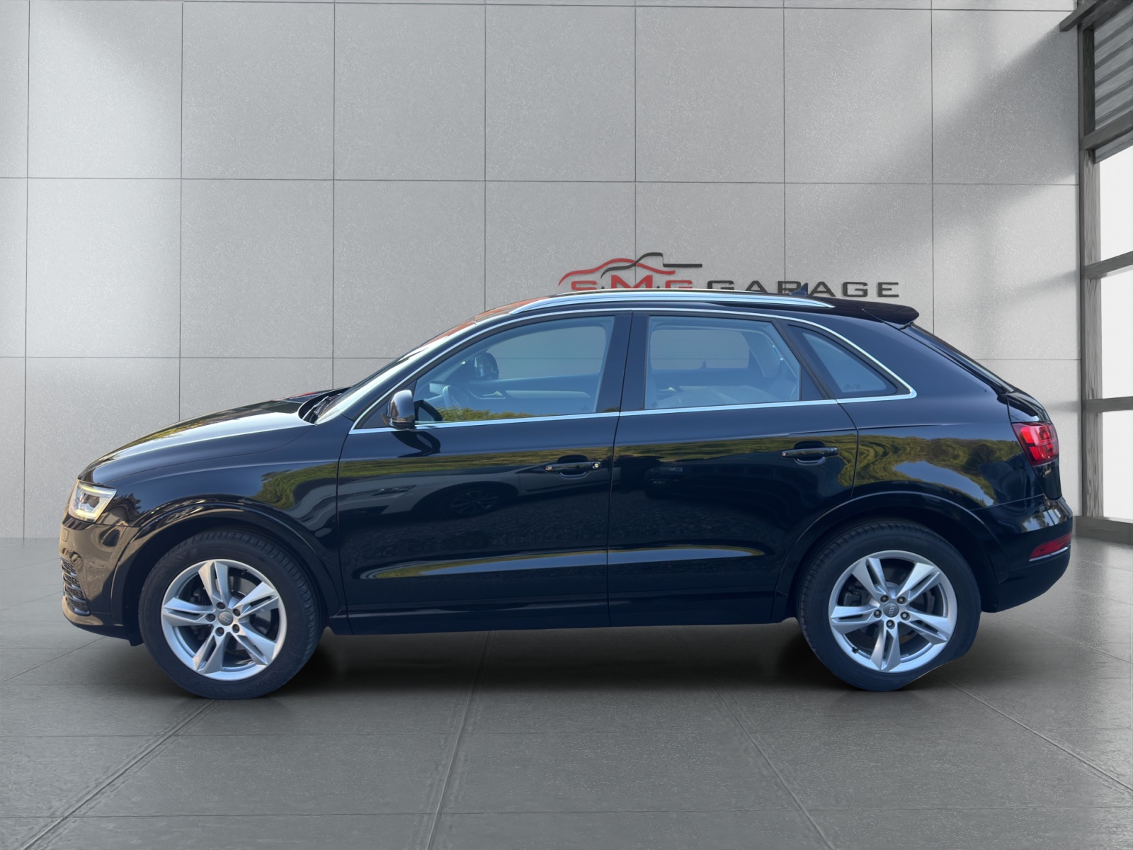 AUDI Q3 2.0 TFSI quattro S-tronic-image-1