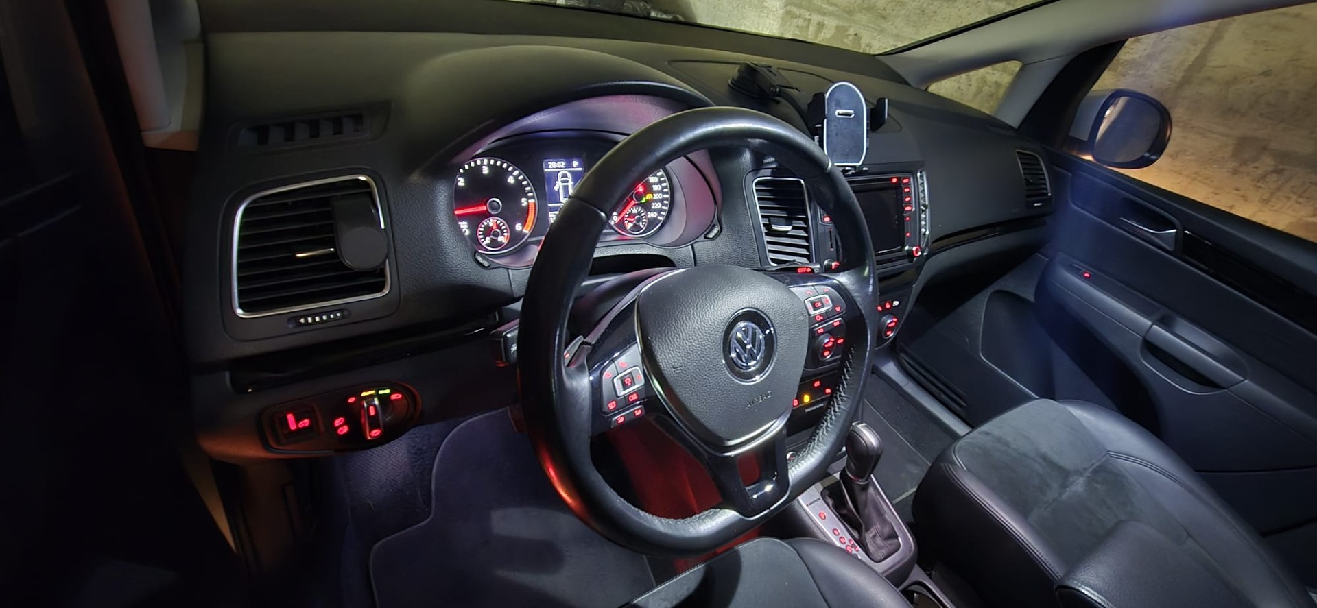 VW 2.0 TDI SCR Highline DSG 4m-image-10