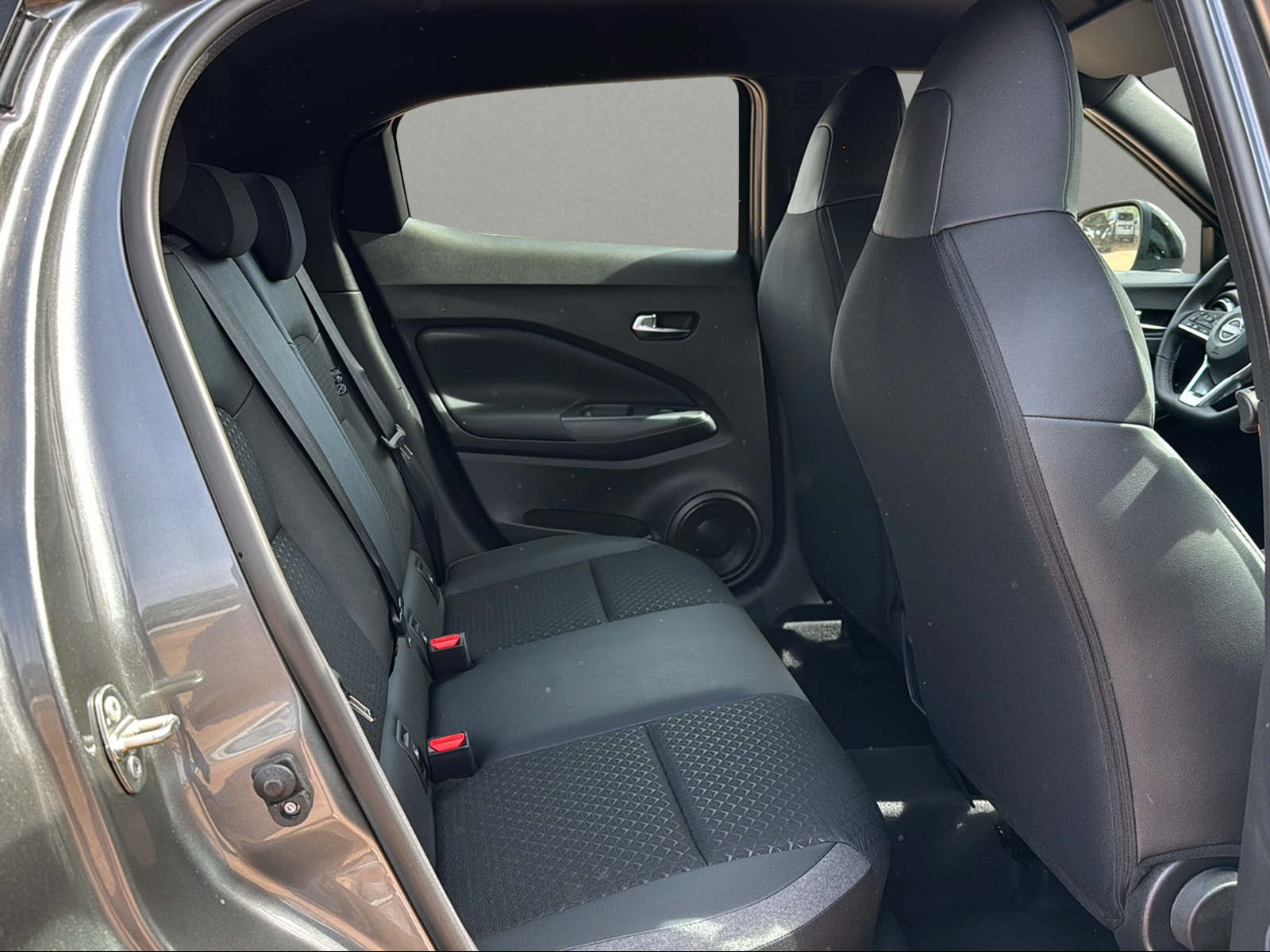 NISSAN Juke 1.6 FHEV N-Connecta-image-13