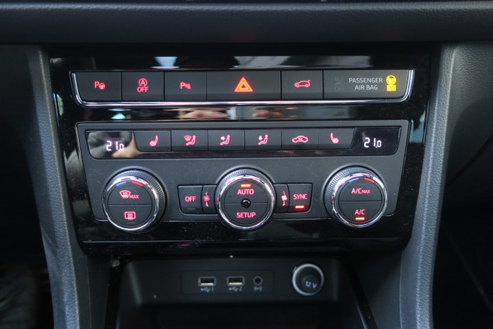 SEAT Ateca 2.0 TSI SWISS FR 4Drive DSG-image-12