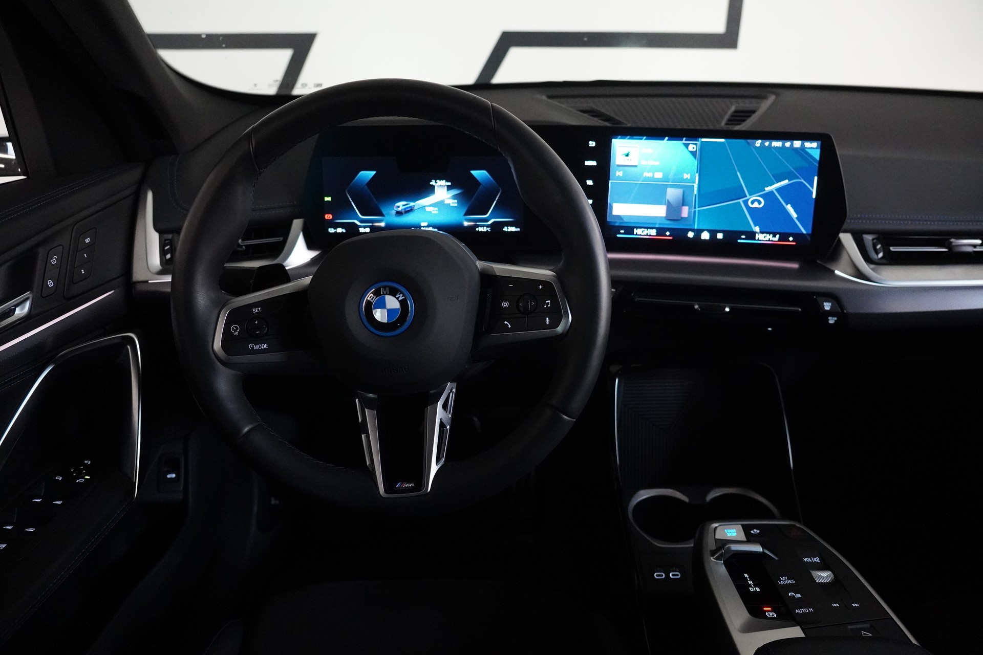 BMW iX1 xDrive 30 M Sport Pro-image-21