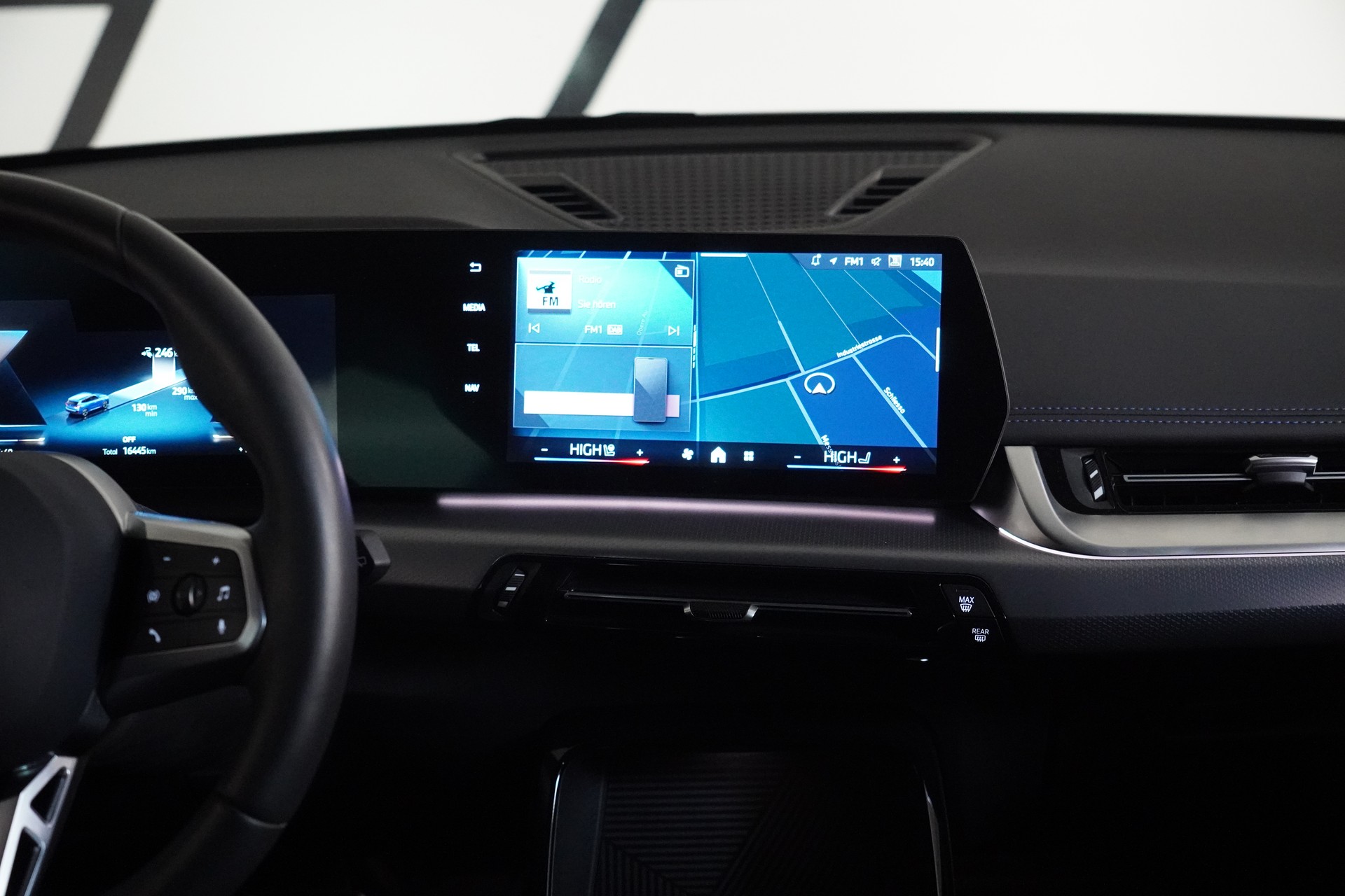 BMW iX1 xDrive 30 M Sport Pro-image-19