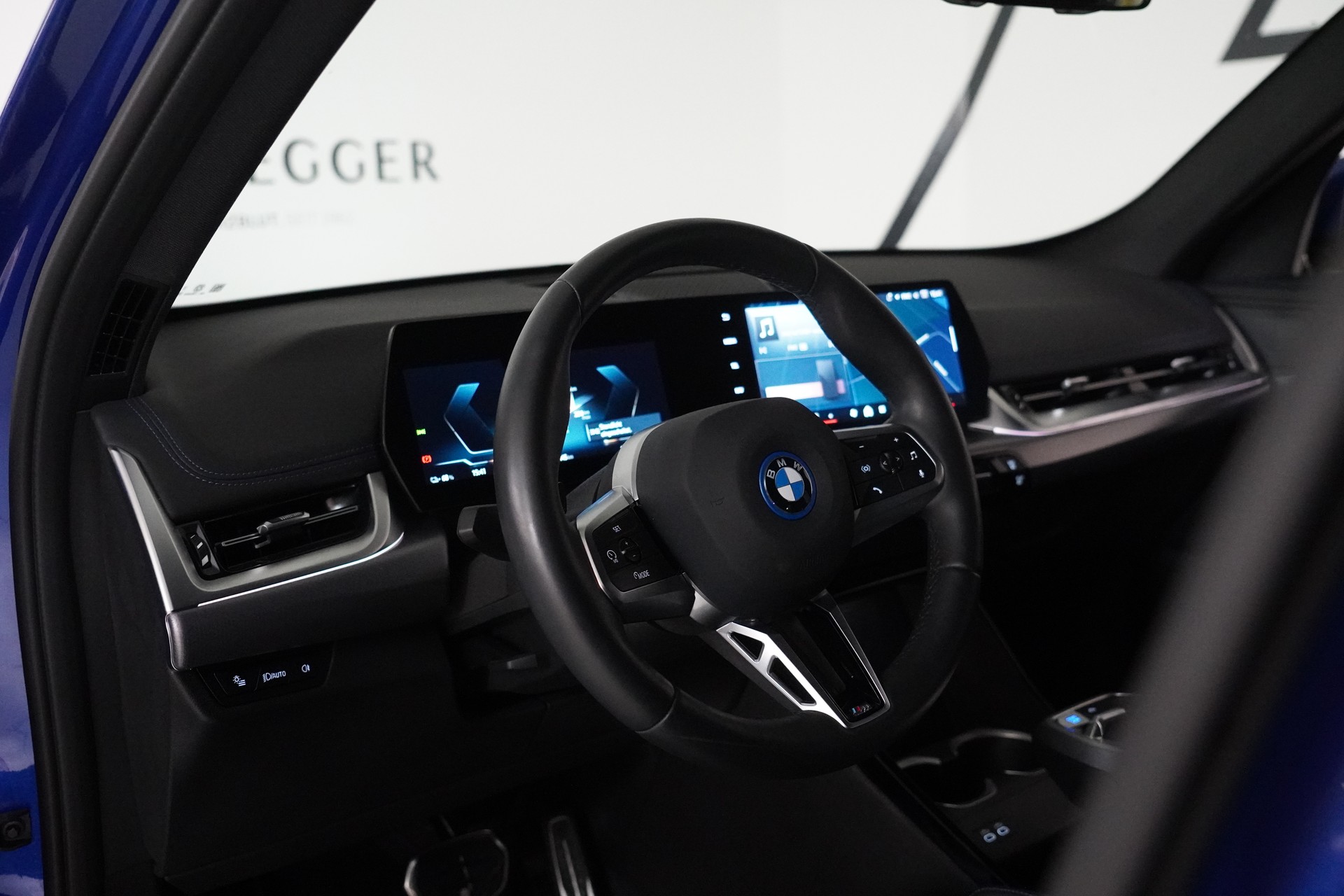 BMW iX1 xDrive 30 M Sport Pro-image-23