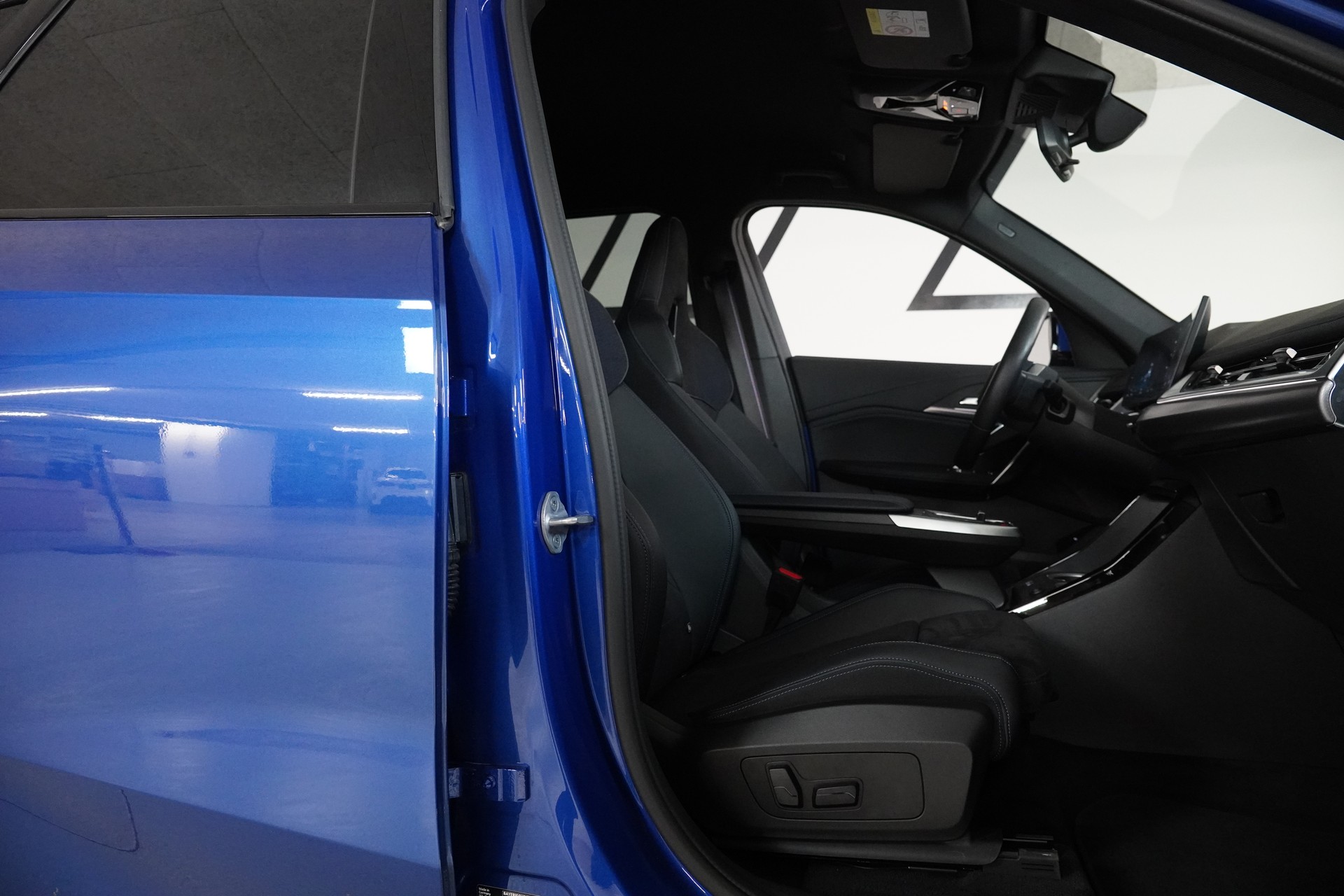 BMW iX1 xDrive 30 M Sport Pro-image-14