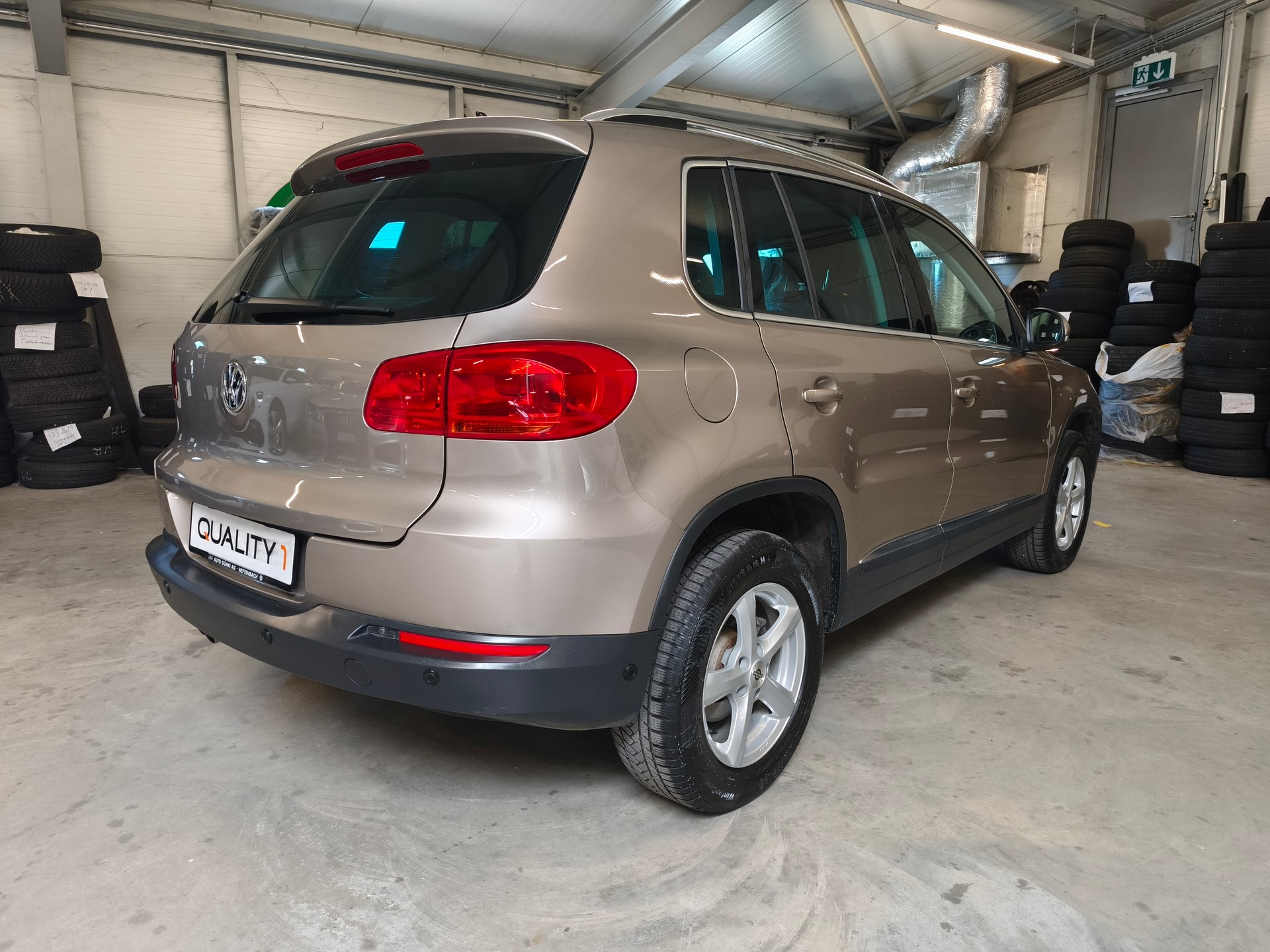 VW Tiguan 2.0 TDI BlueMotion Sport&Style 4Motion DSG-image-2