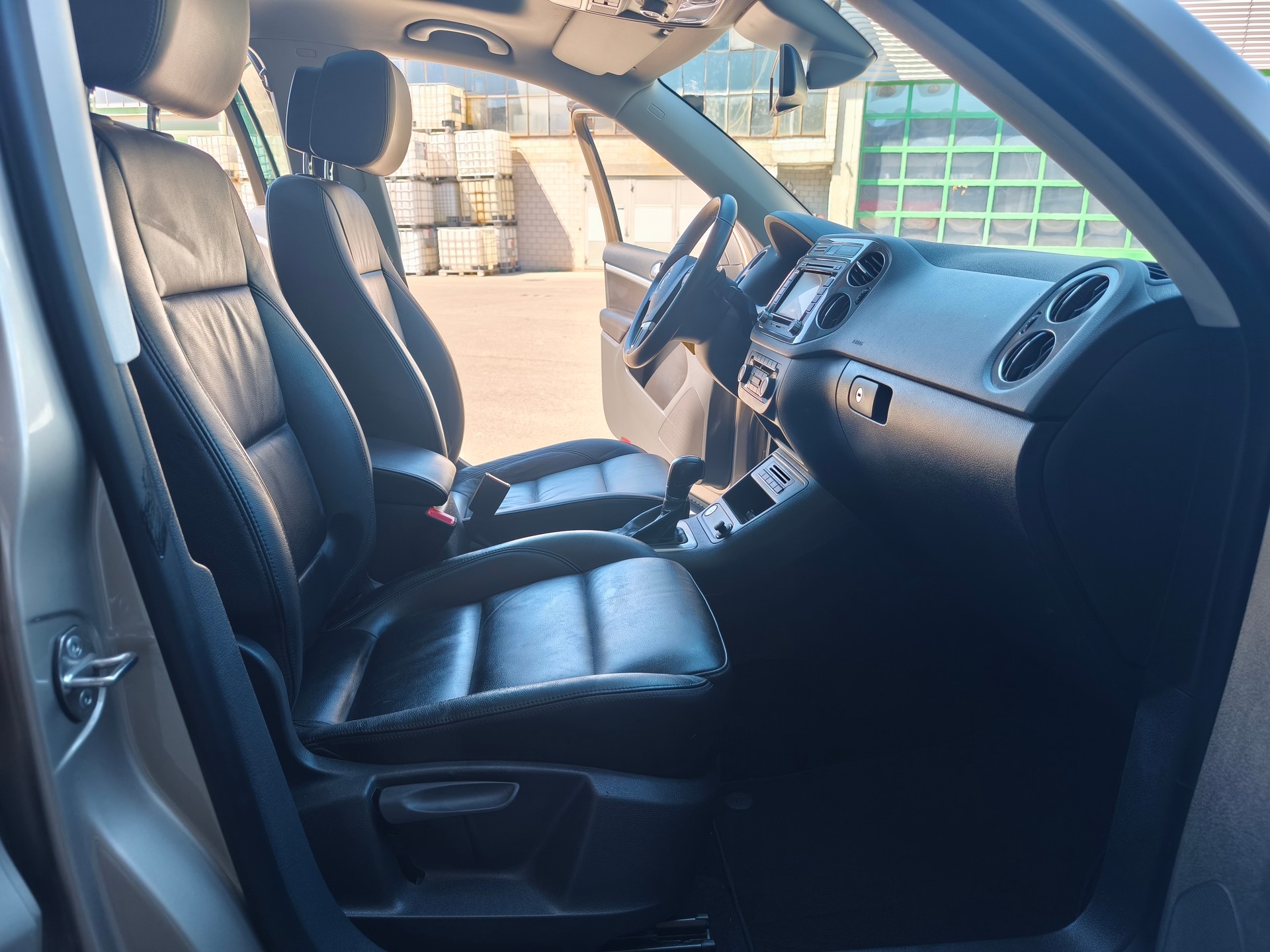 VW Tiguan 2.0 TDI BlueMotion Sport&Style 4Motion DSG-image-6