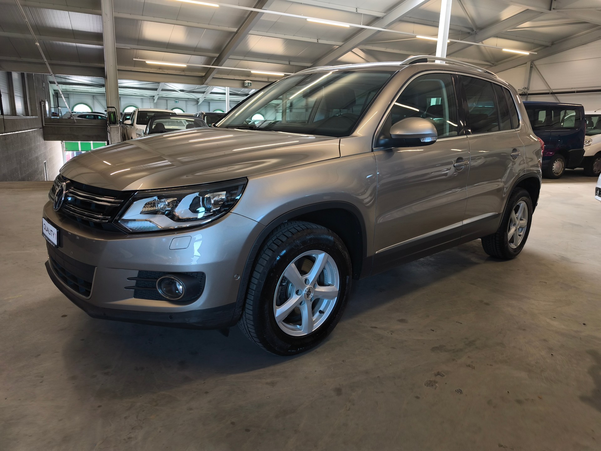 VW Tiguan 2.0 TDI BlueMotion Sport&Style 4Motion DSG-image-5