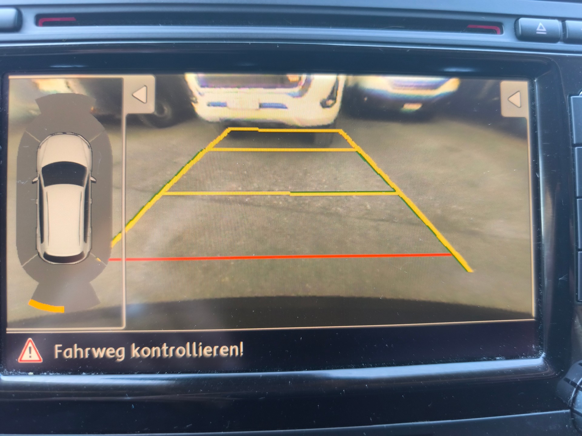 VW Tiguan 2.0 TDI BlueMotion Sport&Style 4Motion DSG-image-13