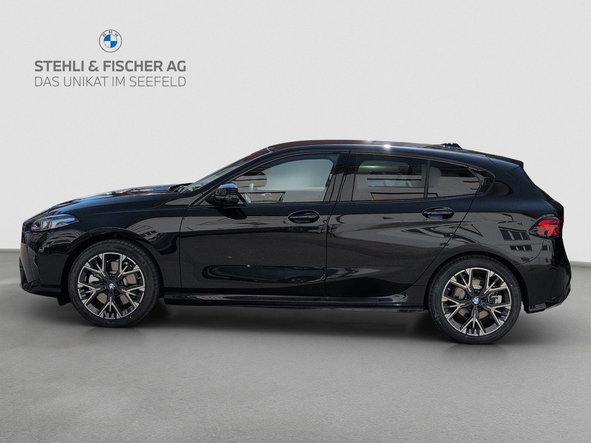 BMW 123 xDrive M Sport Steptronic-showroom-element-2