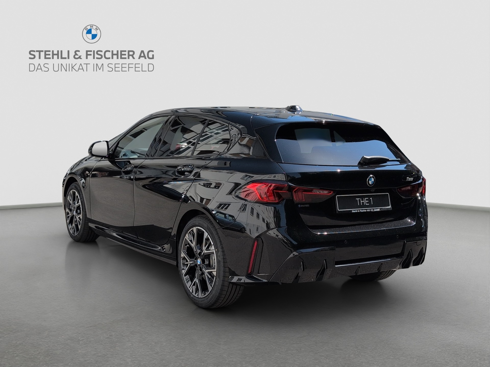 BMW 123 xDrive M Sport Steptronic-showroom-element-1