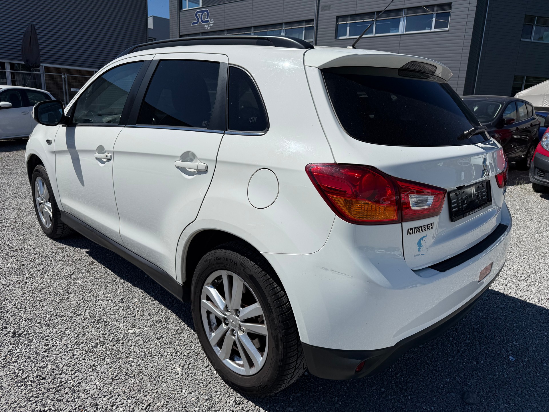 MITSUBISHI ASX 2.2 DID Invite 4WD Automatic-image-2
