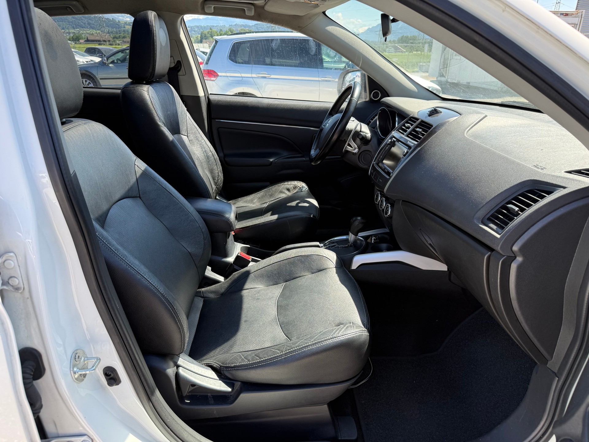 MITSUBISHI ASX 2.2 DID Invite 4WD Automatic-image-6