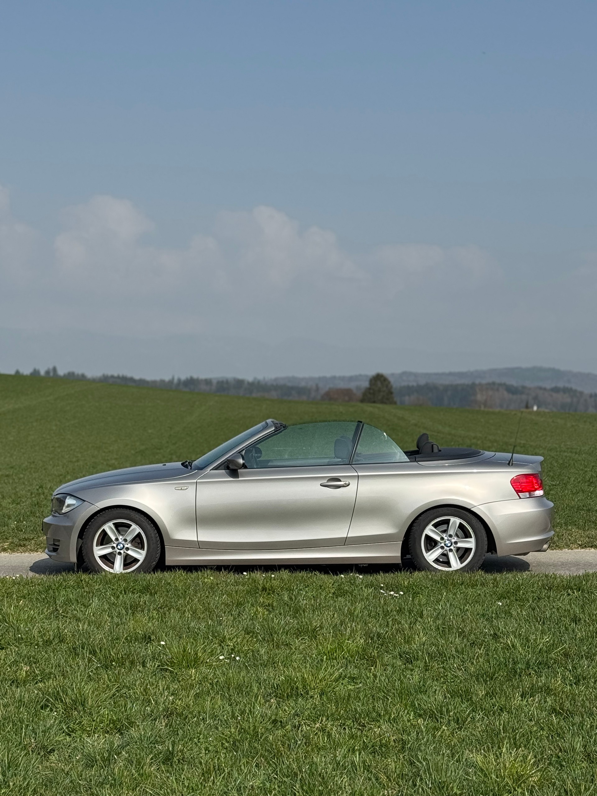 BMW 120i-image-2