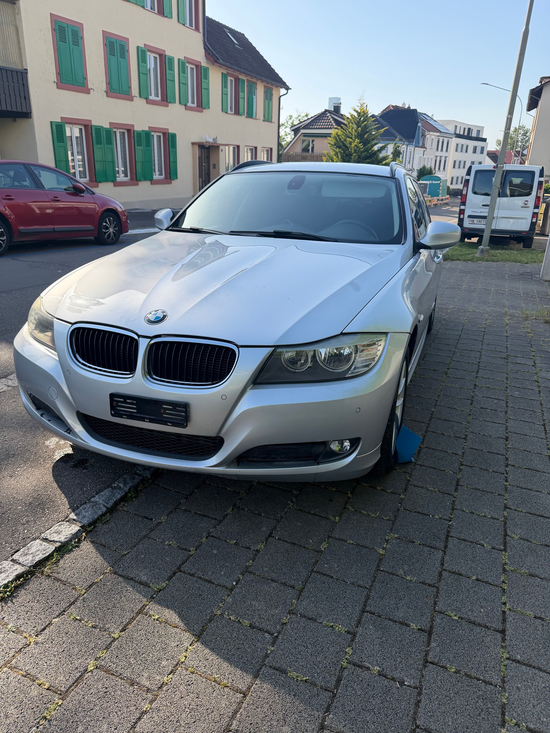 BMW 320d Touring Dynamic Edition Steptronic-image-2