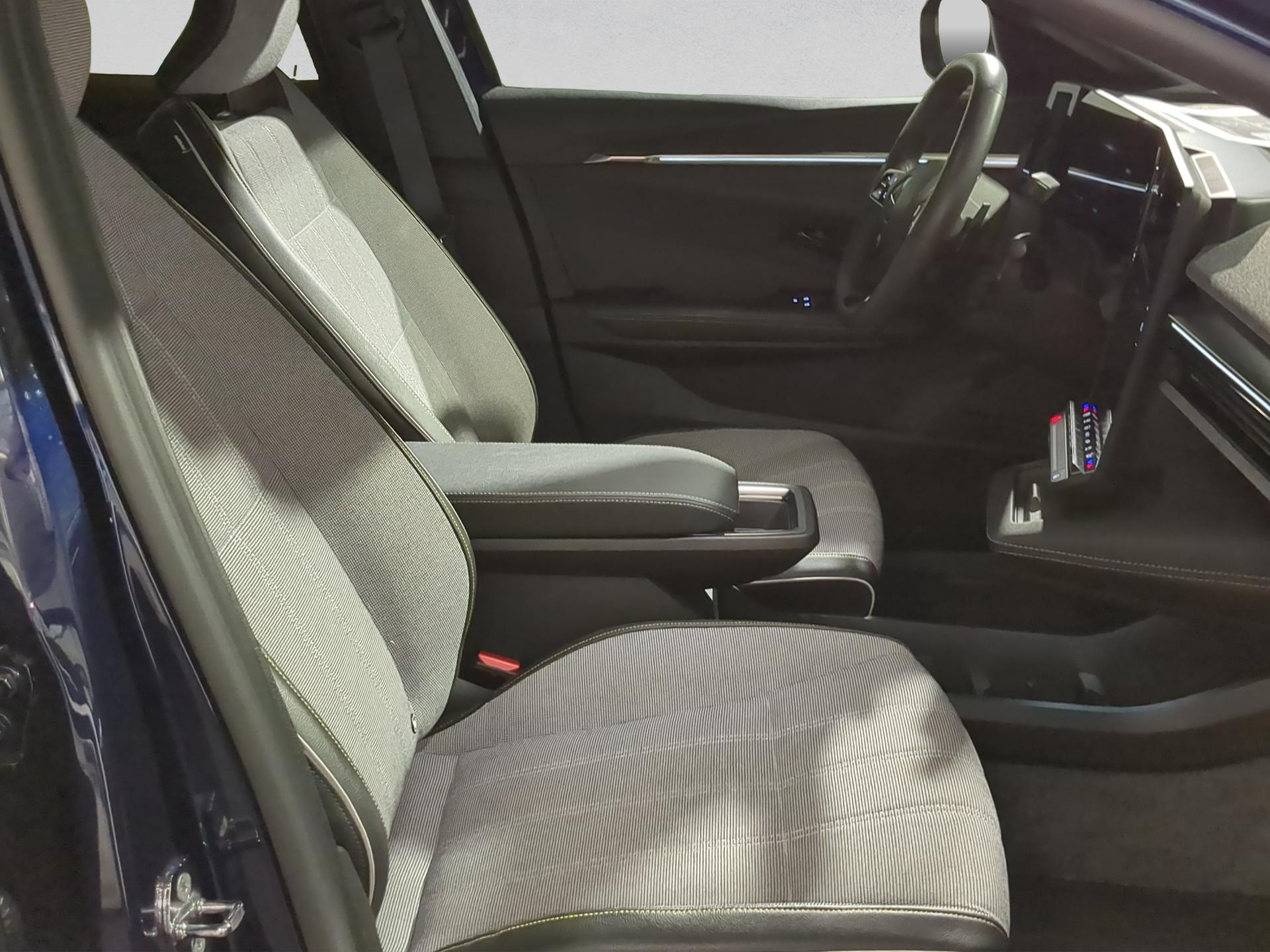 RENAULT Mégane E-TECH EV60 Techno-image-16