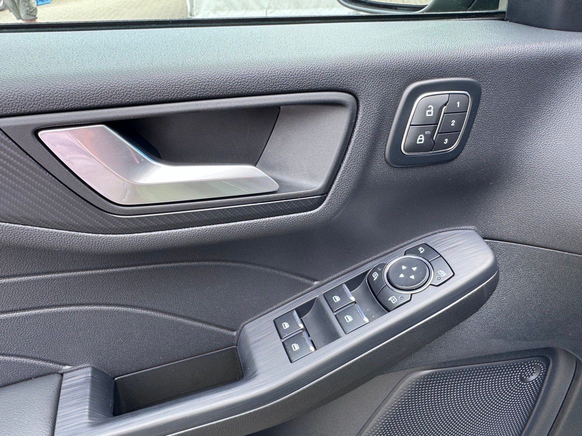 FORD Kuga 2.5 PHEV ST-Line X FWD+LED Scheinwerfer+Navigation+Bluetooth+Rückfahrkamera+Sitz-/Lenkradheizung+ACC+Fahrassistenz+-image-13