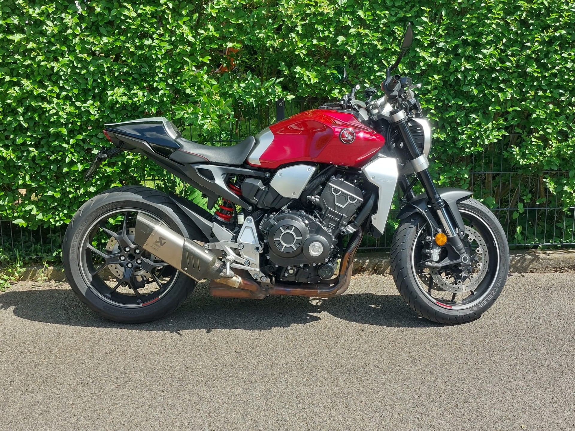HONDA CB 1000 R ABS-image-3