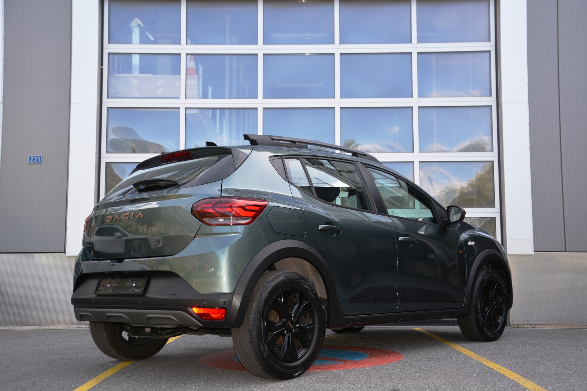 DACIA Sandero Stepway TCe 90 Extreme+ CVT-image-1