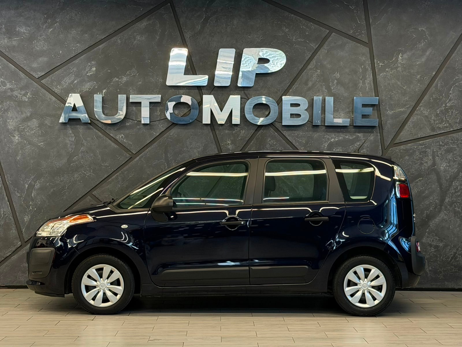 CITROEN C3 Picasso 1.4i 16V Attraction-image-4